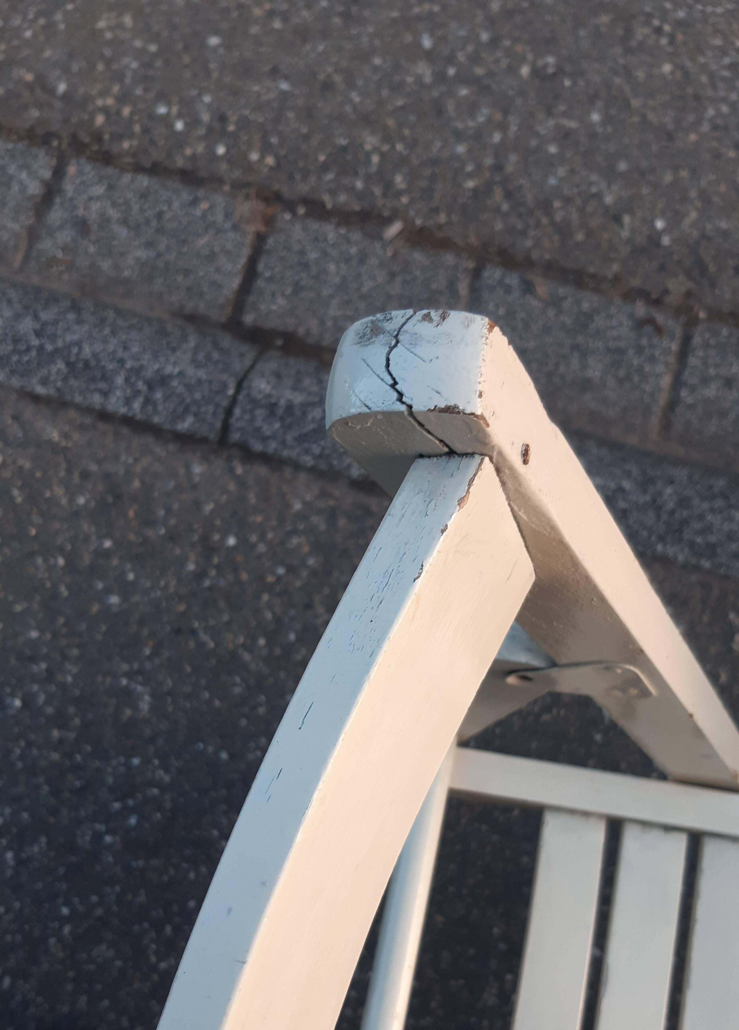 Set of 4 vintage folding chairs.