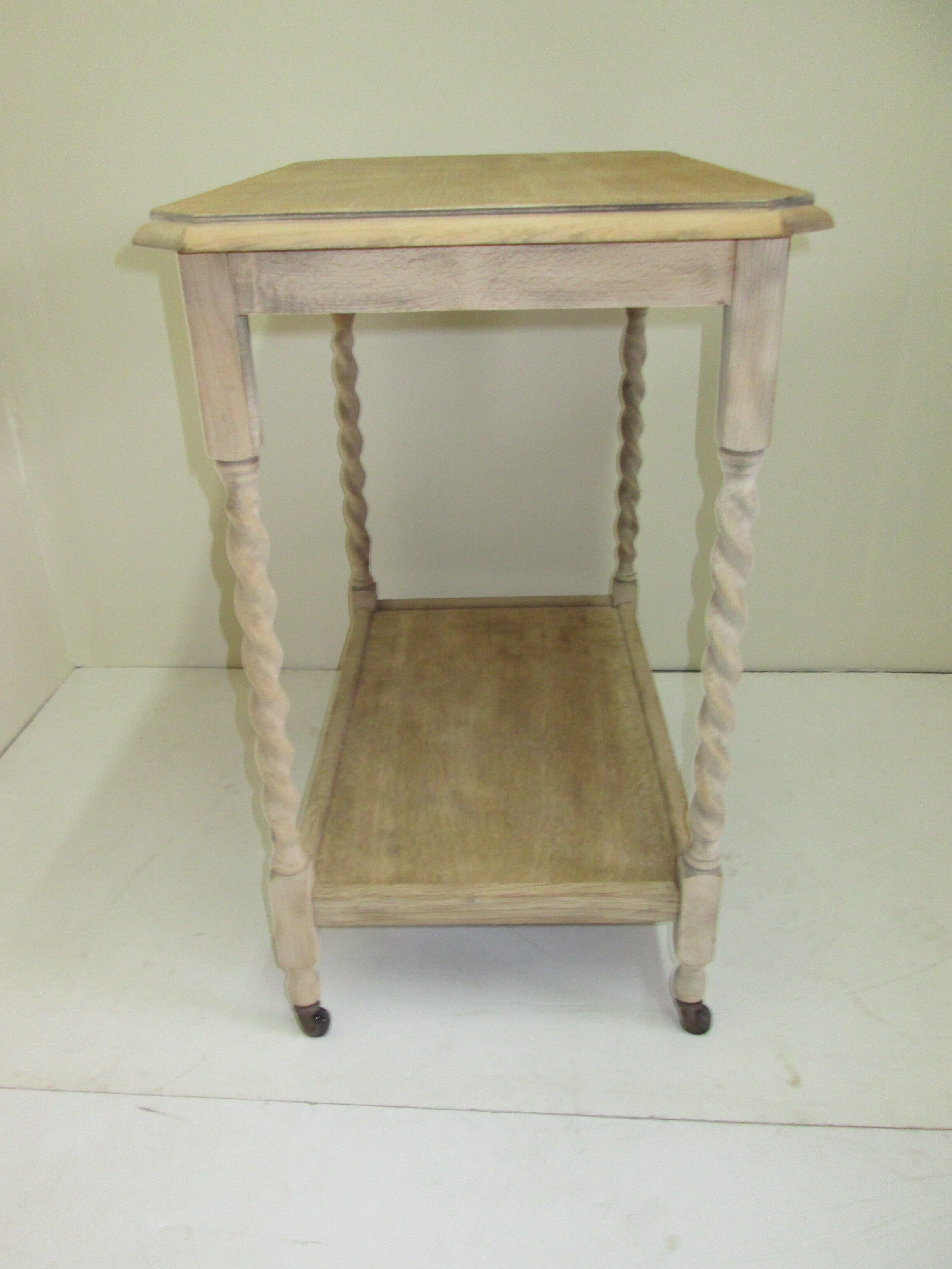 Table d'appoint en chêne
