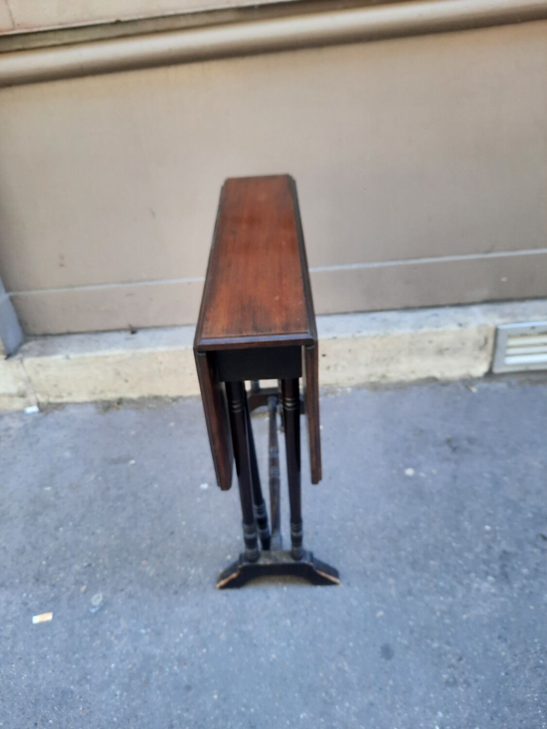 Getleg folding table