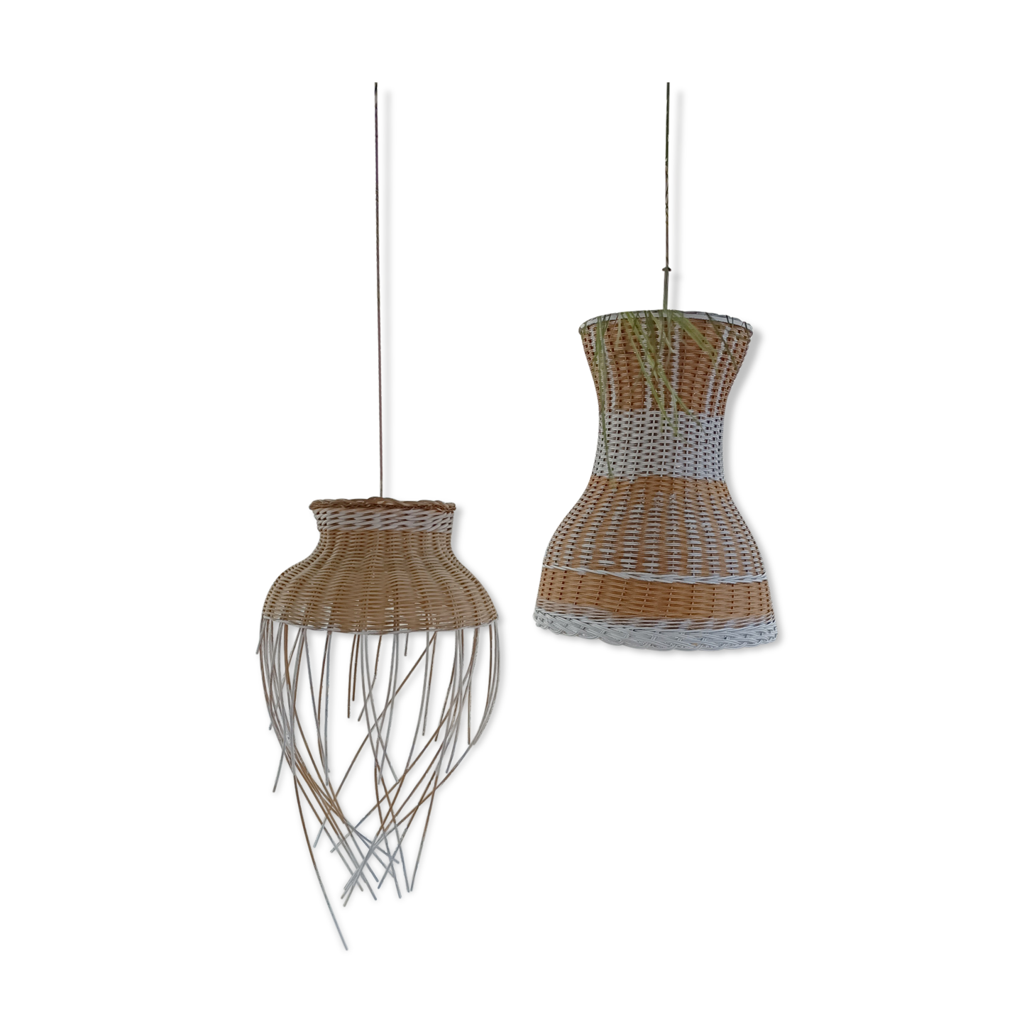 Duo of rattan hanging lamps