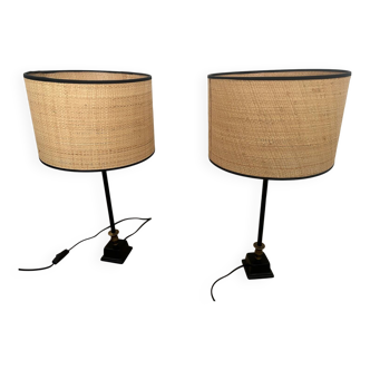 2 bedside lamps