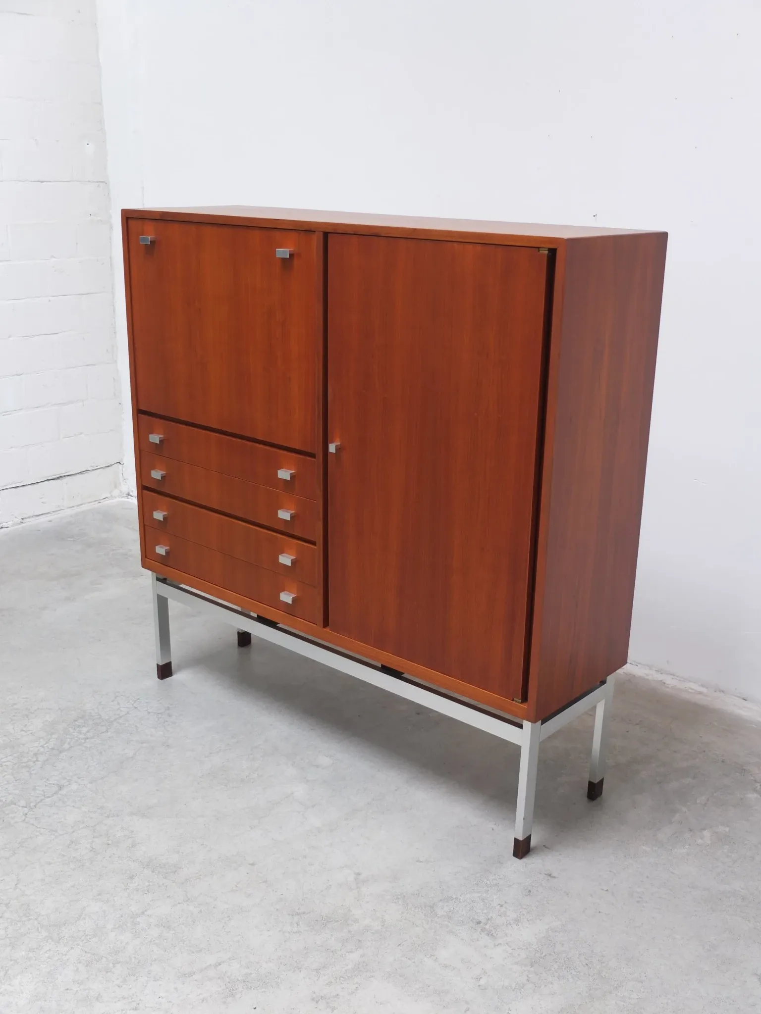 Belgian modernist bar cabinet by Werner Wölfers for V-Form, 1965