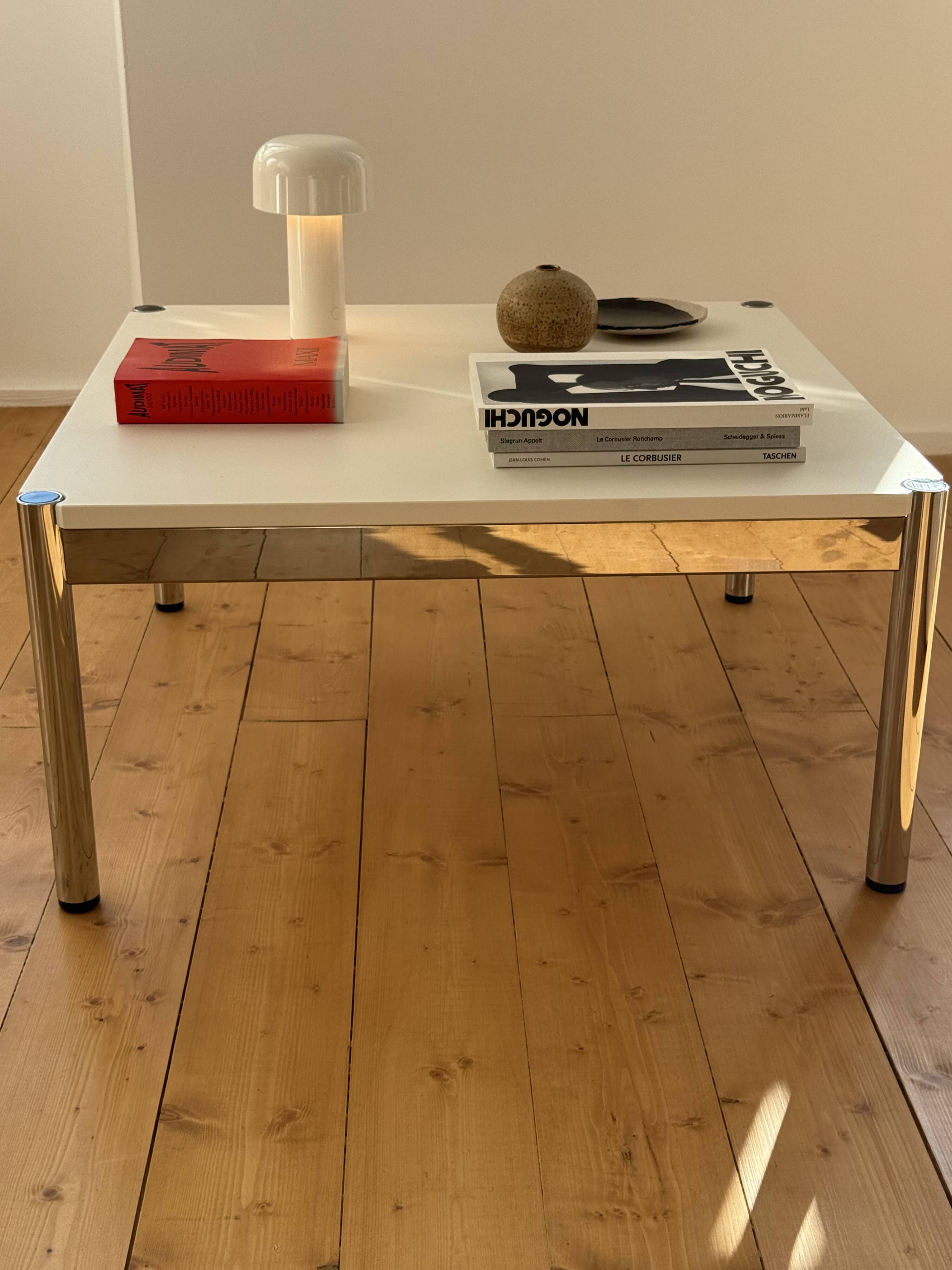 Table basse usm haller