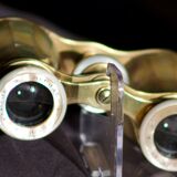 Twins Theatre / Napoleon model opera glasses in Mother-of-pearl and Golden Brass - Authentic
