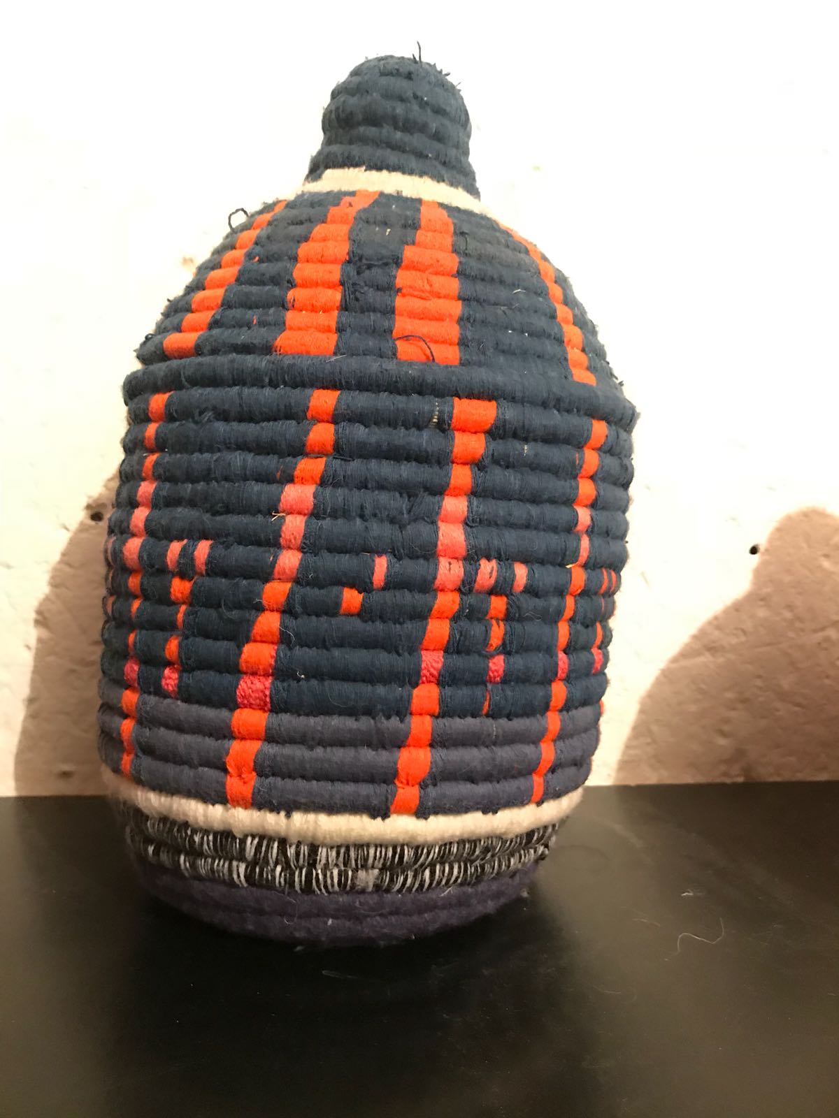 Pannier Berber in red and Black wool and raffia