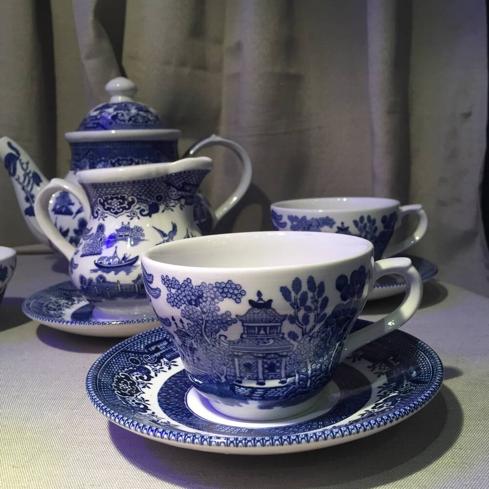 Churchill england blue and white tea service japanese patterns
