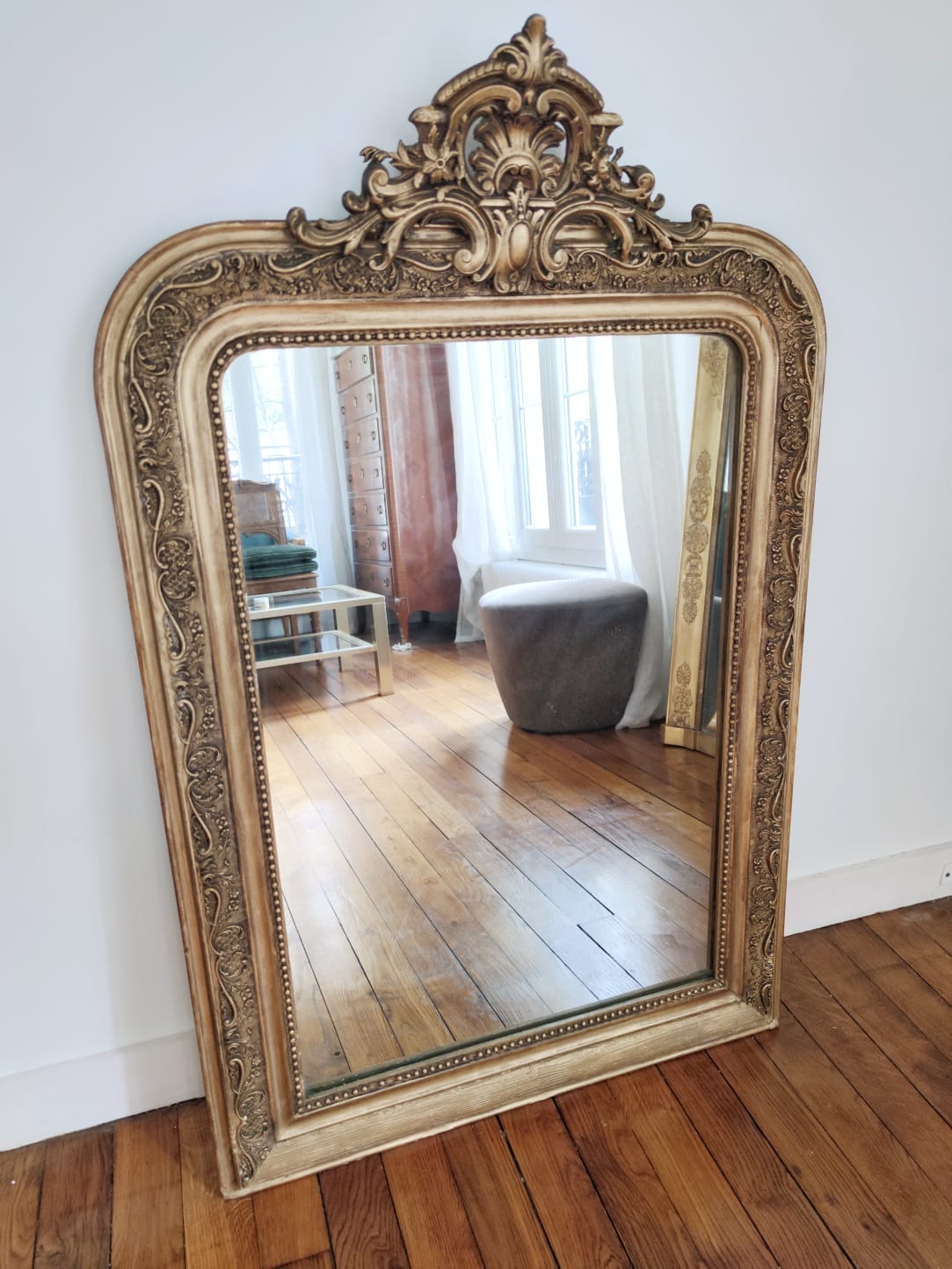 Ancient mirror with golden pediment - 117x76cm