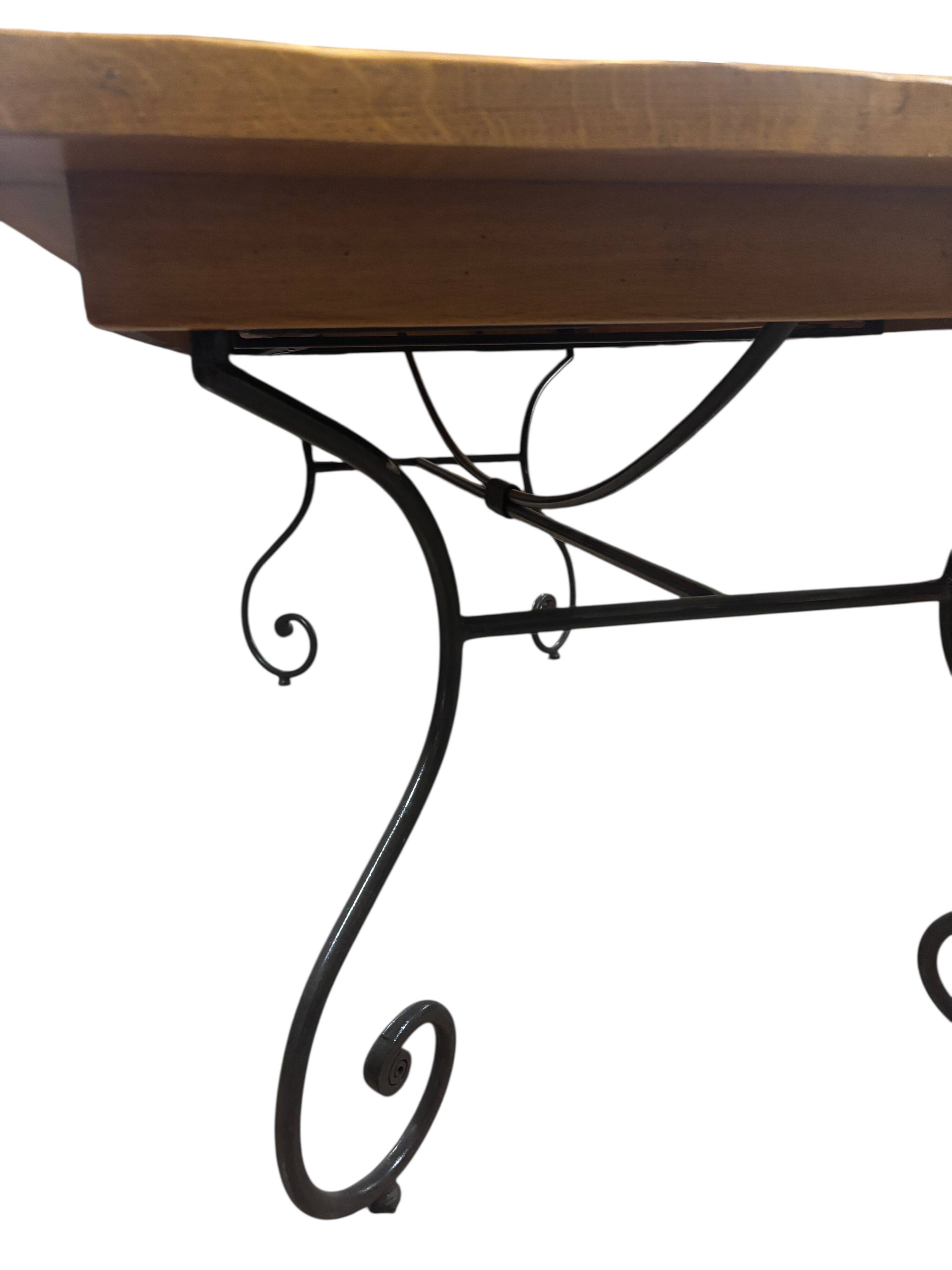 Table à manger en chêne