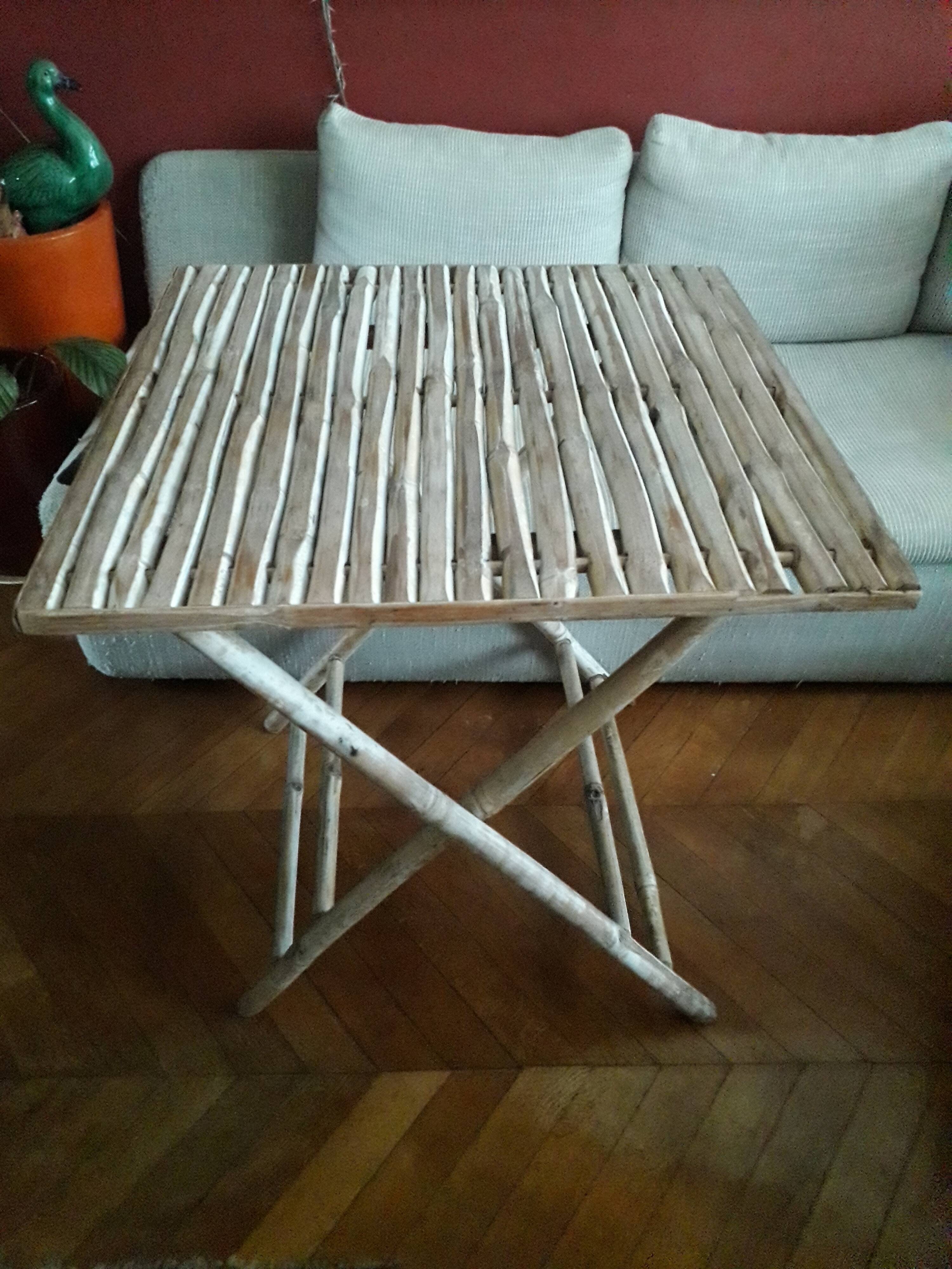 Table pliante très originale en bambou