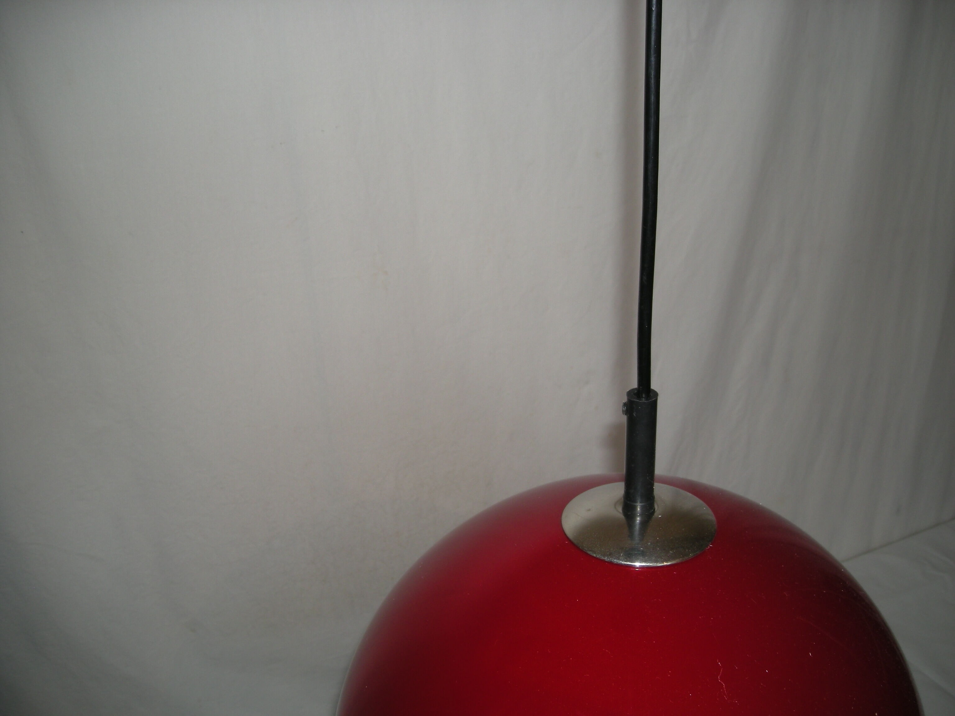 Opaline spherical suspension from the 60s - 70s
