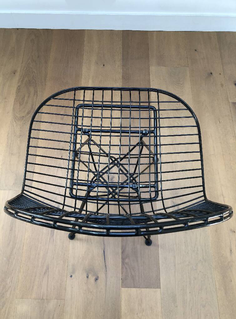 Set of 4 vintage black Eames chairs