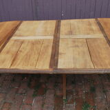 Roundtable with extension cords