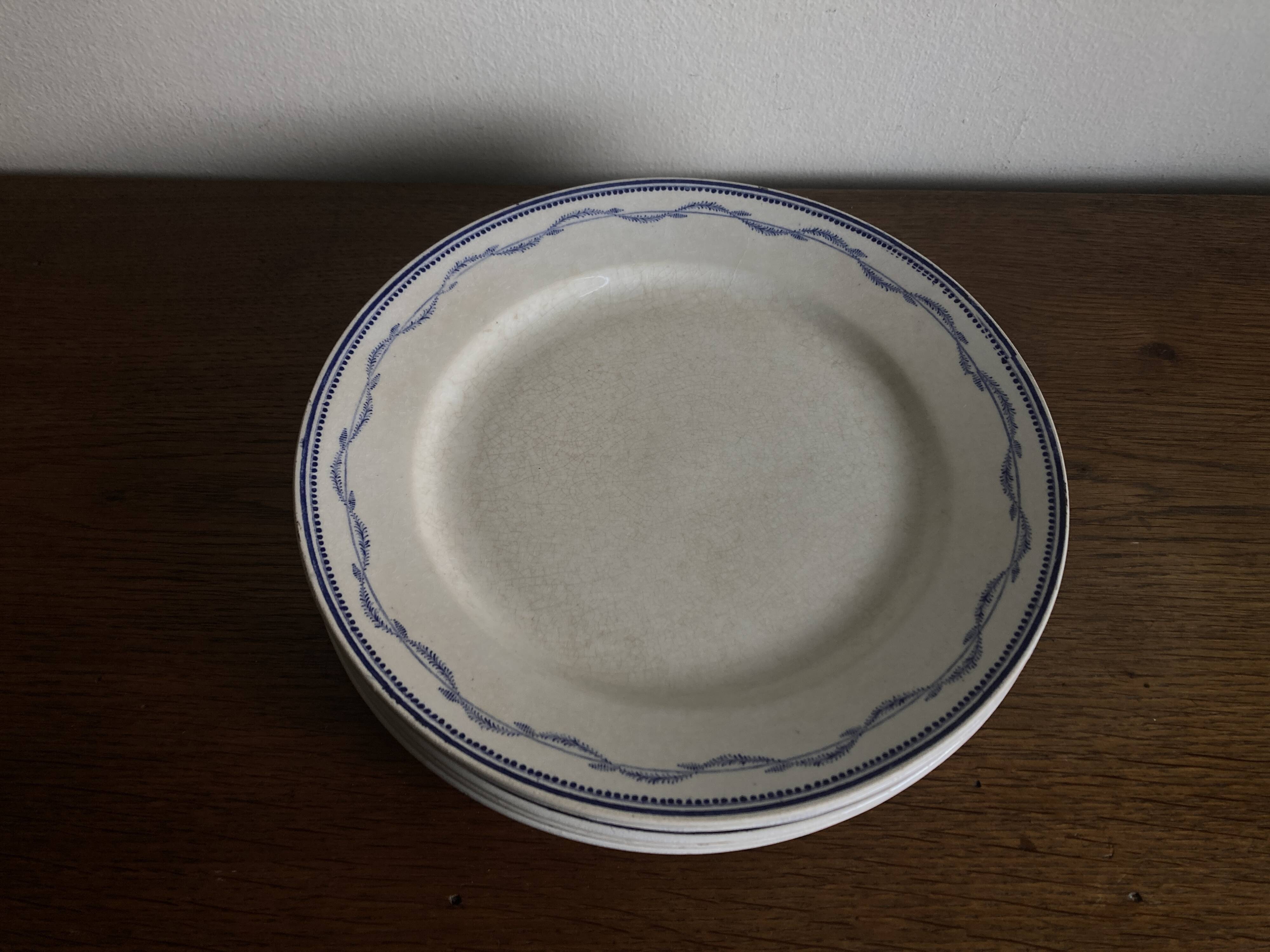 Set of 5 Tournai plates with twig neo-classical design, mid-19th century, ironstone.