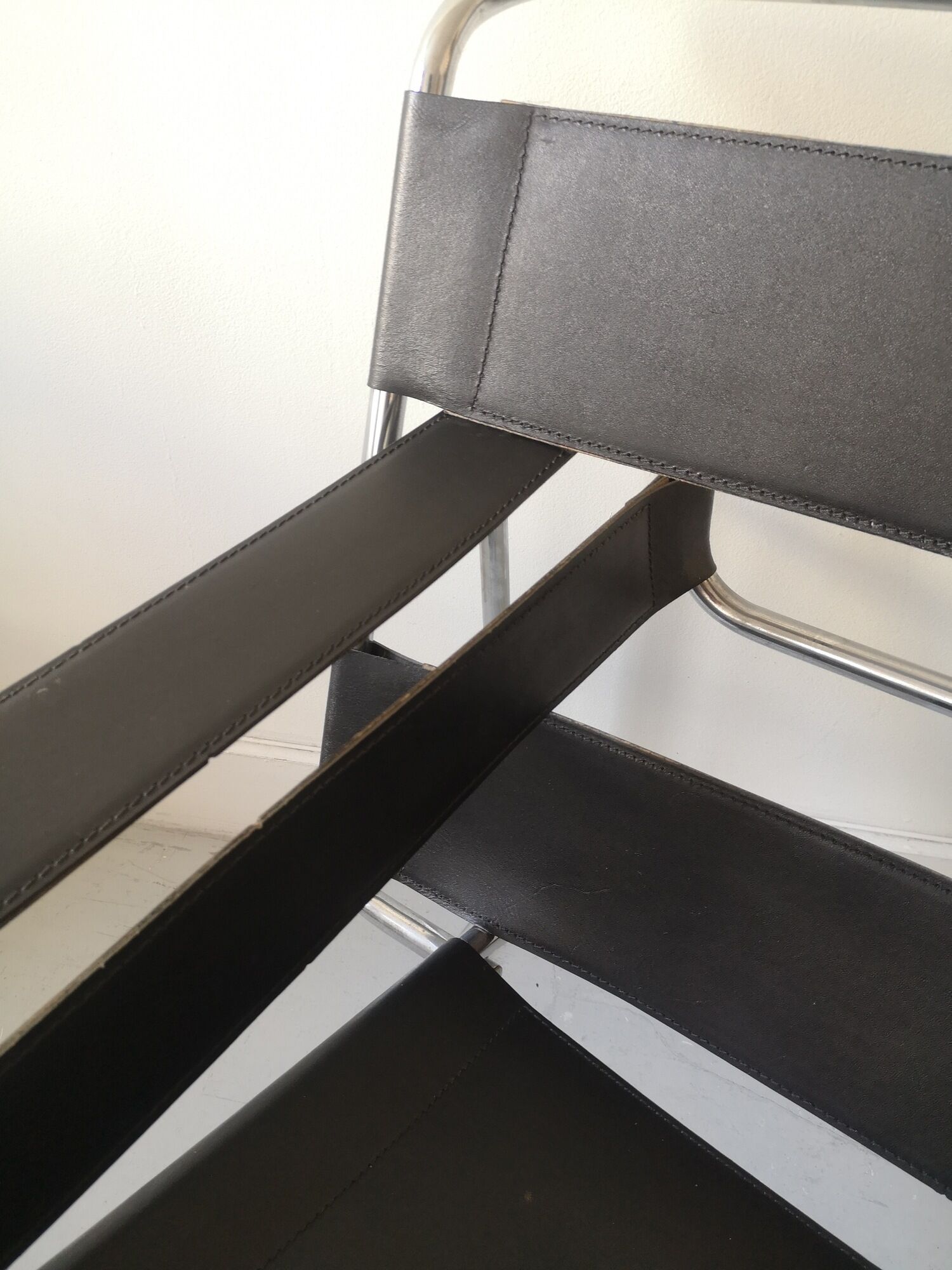 Wassily armchair by Marcel Breuer in black leather, Bauhaus 1970