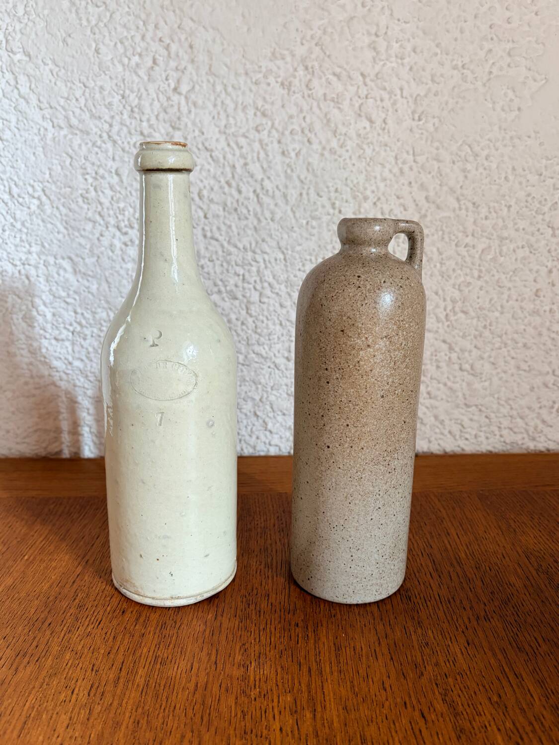 Pair of old stoneware bottles - Ciry le Noble