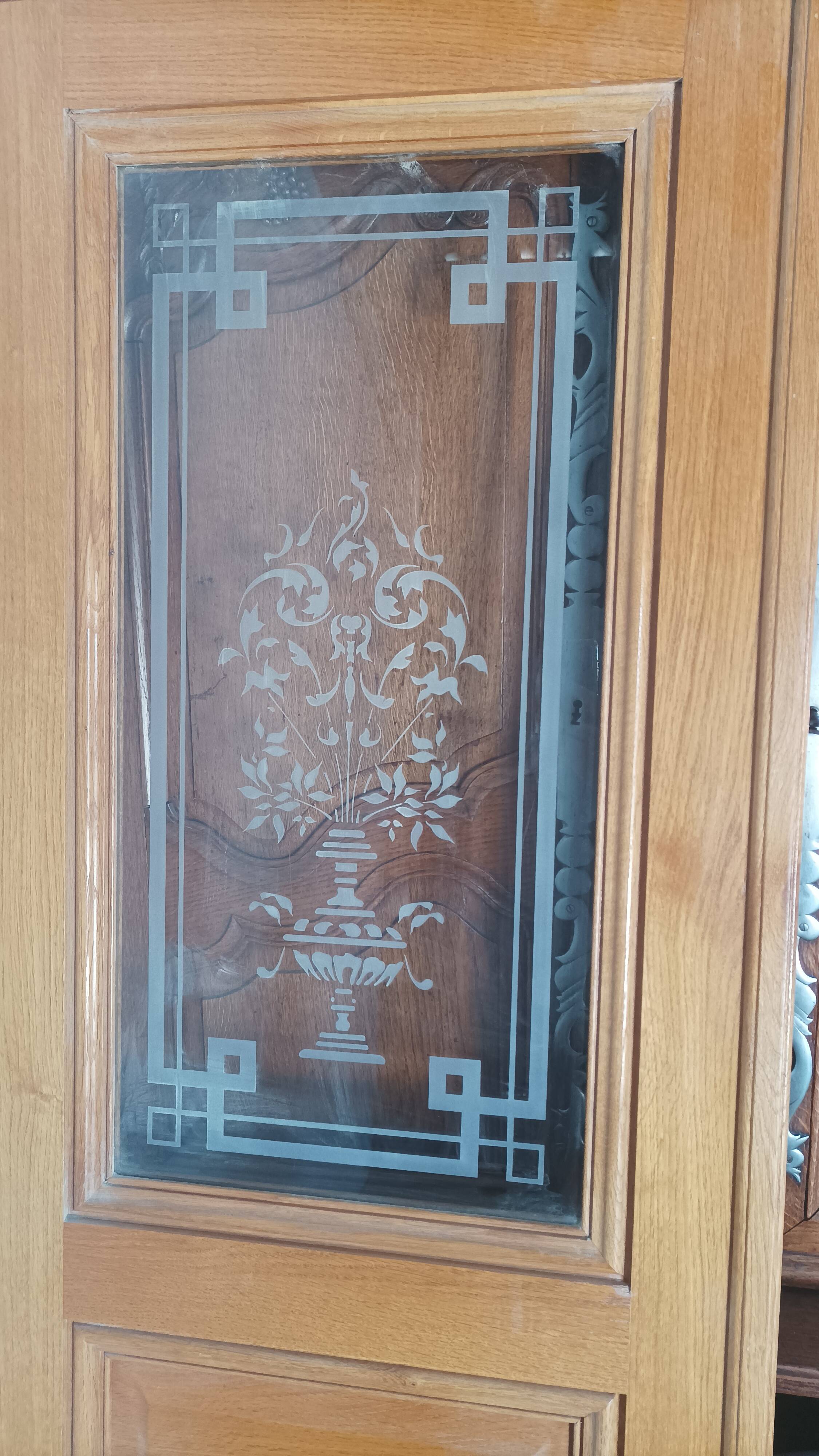 Double glass door in blond oak