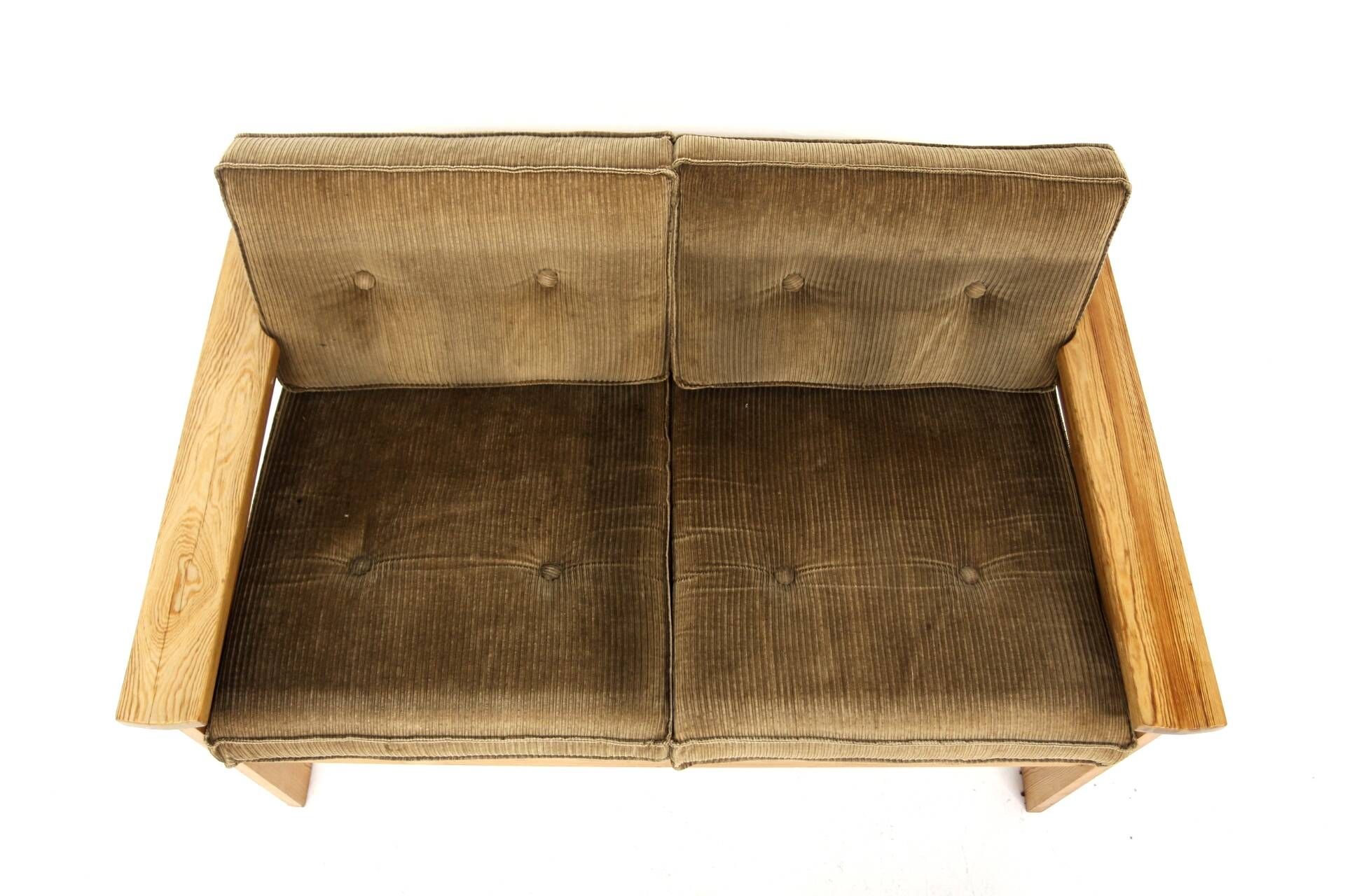 Scandinavian two-seater sofa in pine and velvet, Sweden, 1970.
