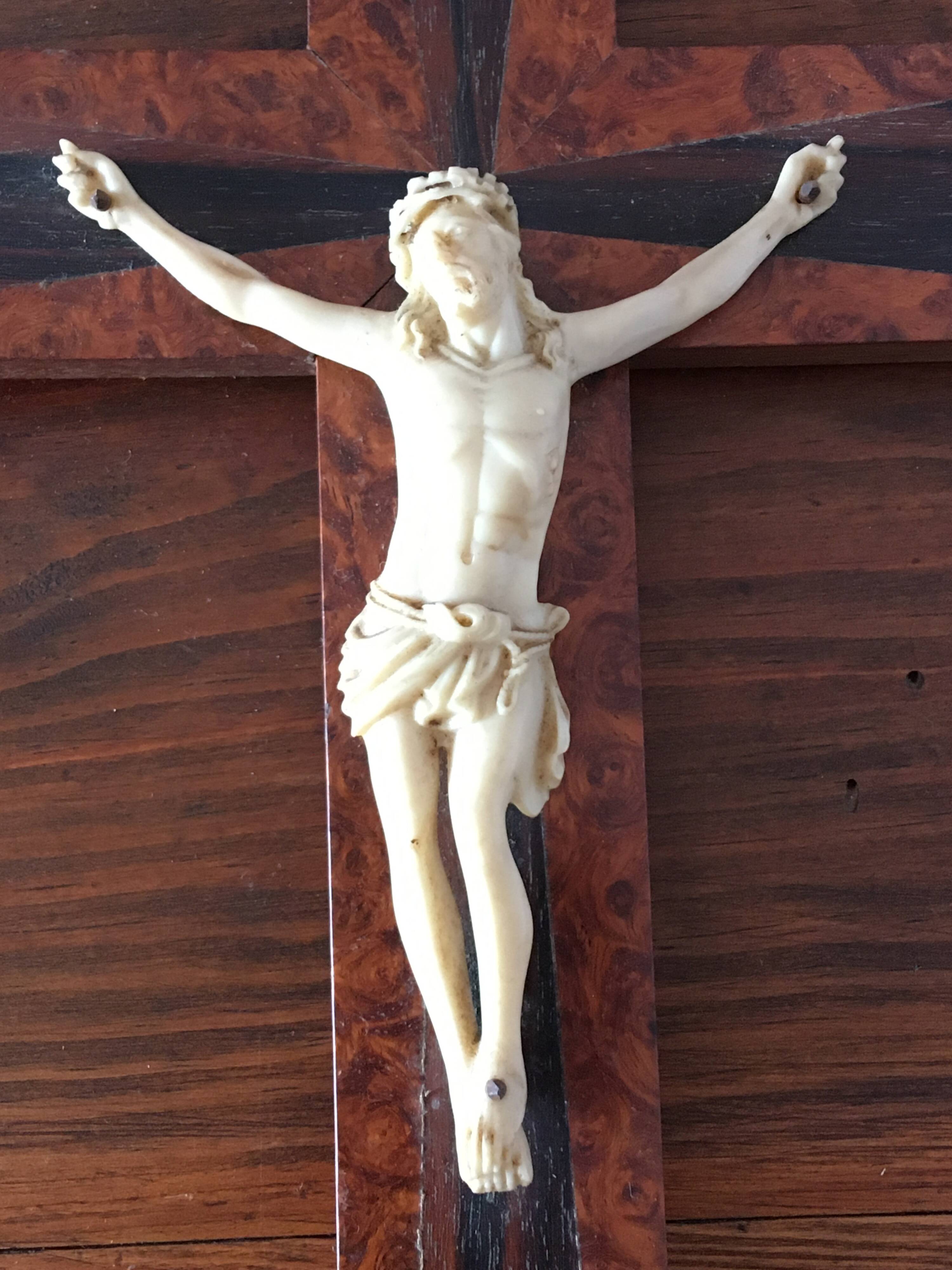 Crucifix in wood marquetry