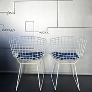 Pair of dining chairs 420 by Harry Bertoia for Knoll International, 1970s.