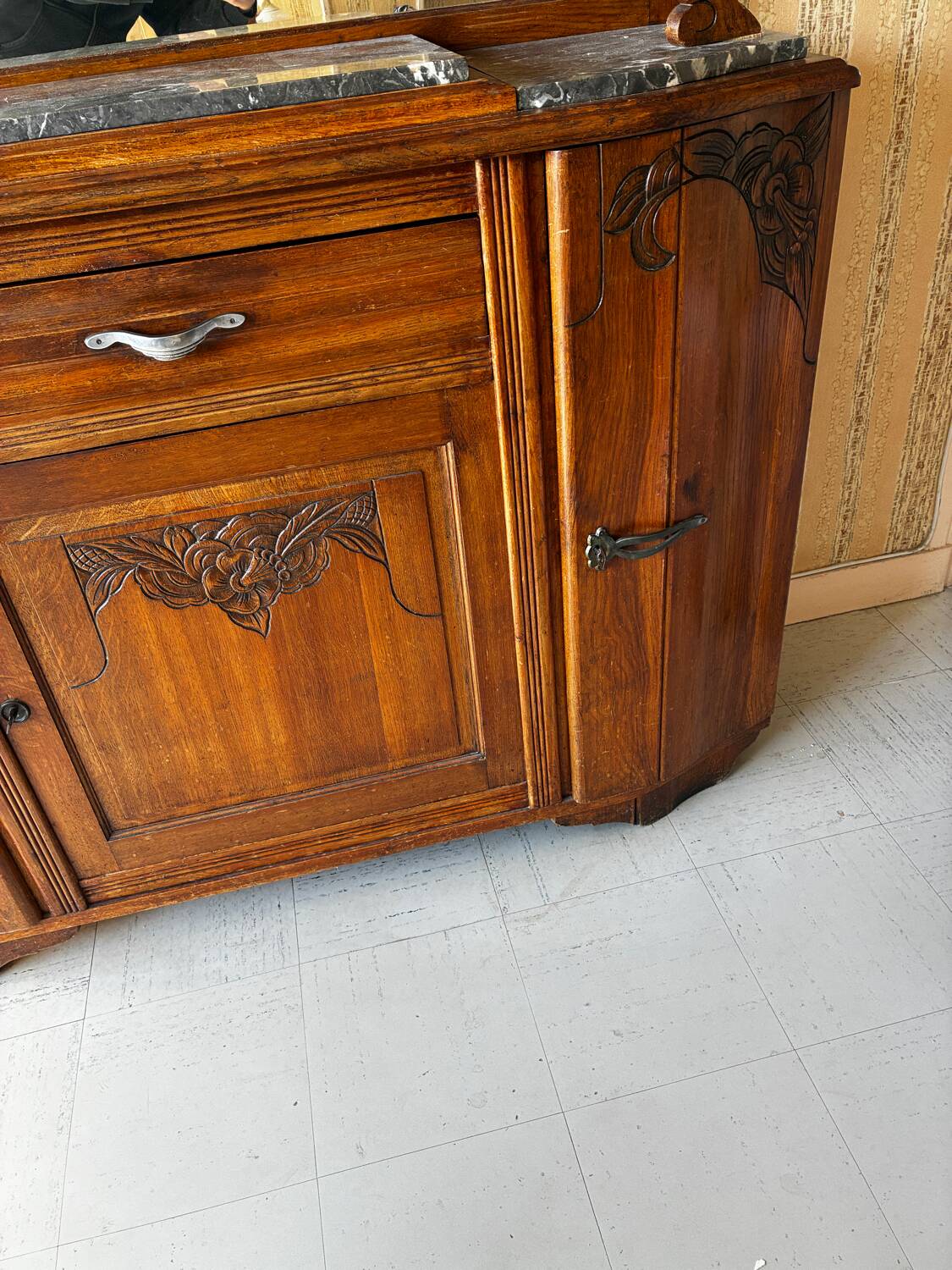 Buffet vaisselier Art déco ancien en bois massif et marbre
