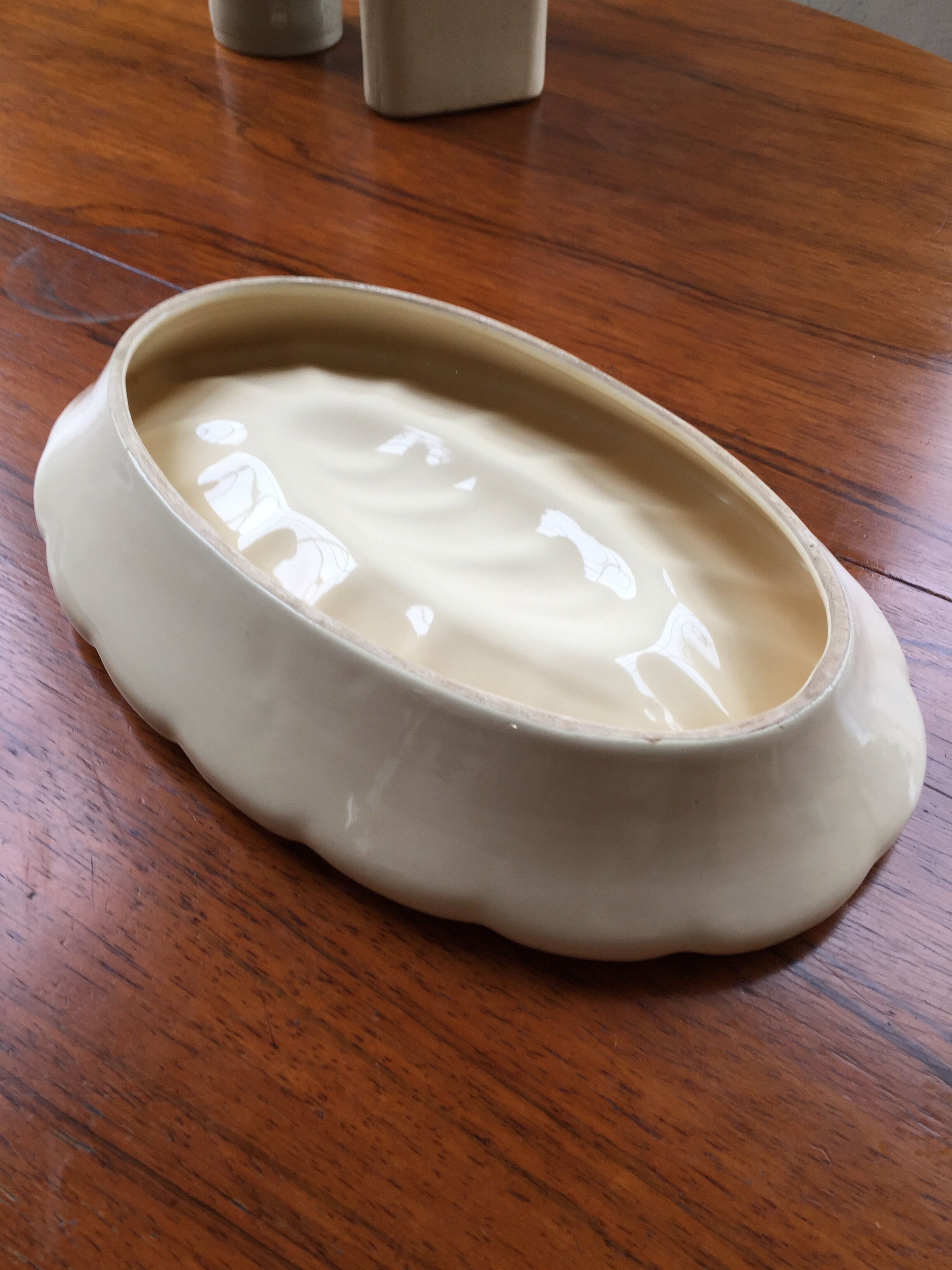 White and gold ceramic plate