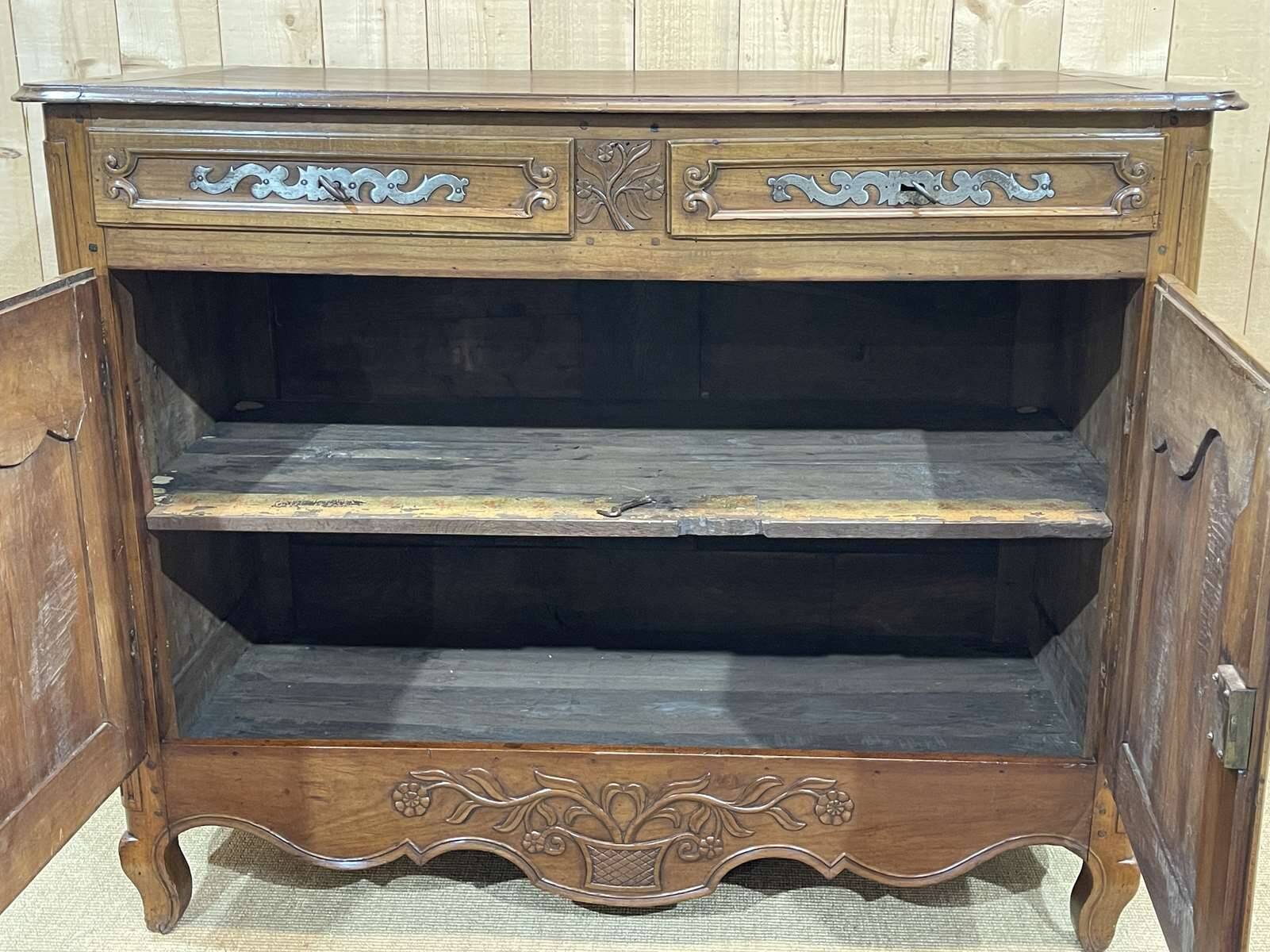 Vendéen Louis XV buffet from the early 19th century in cherry and oak