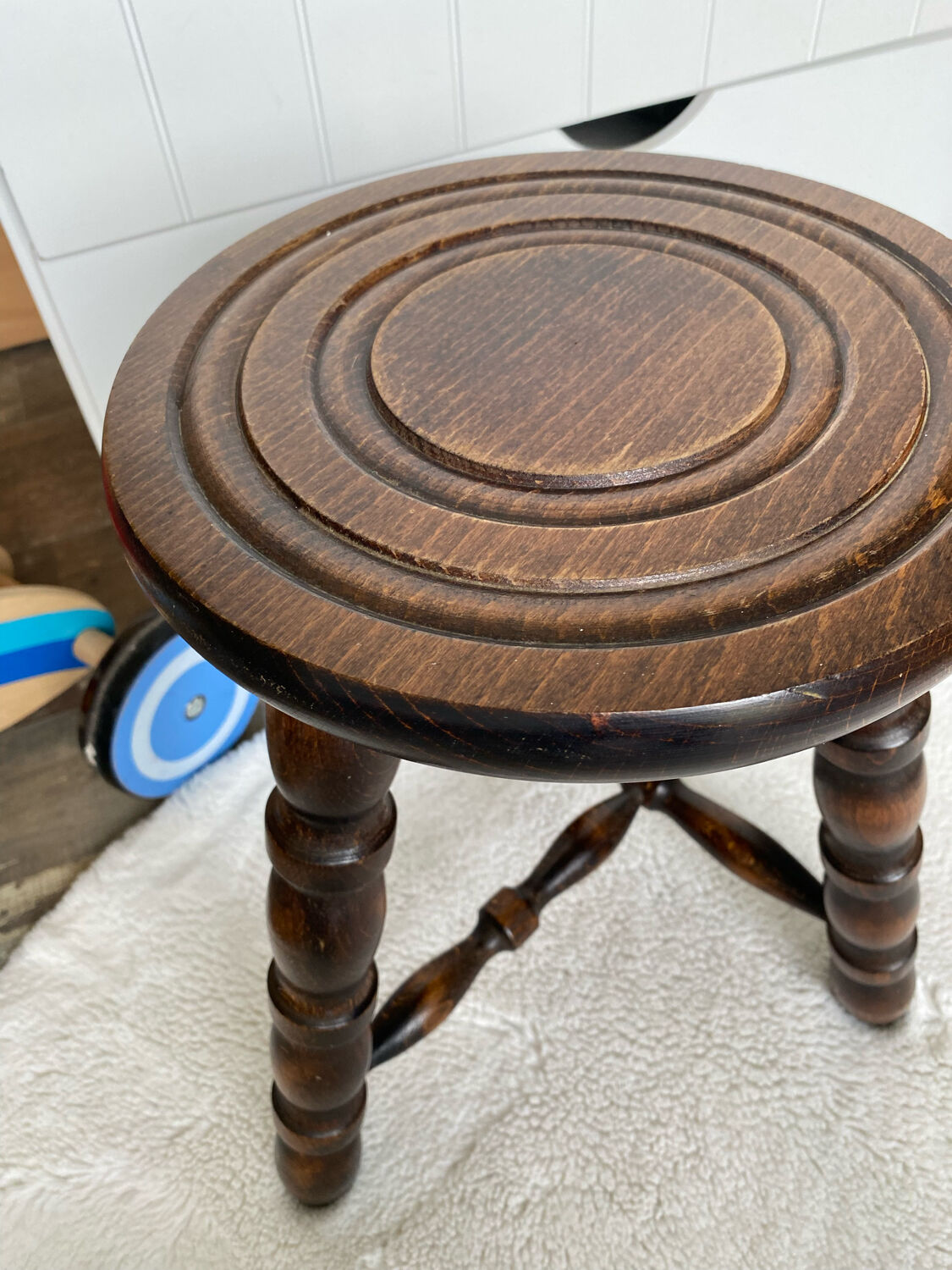 Tripod stool