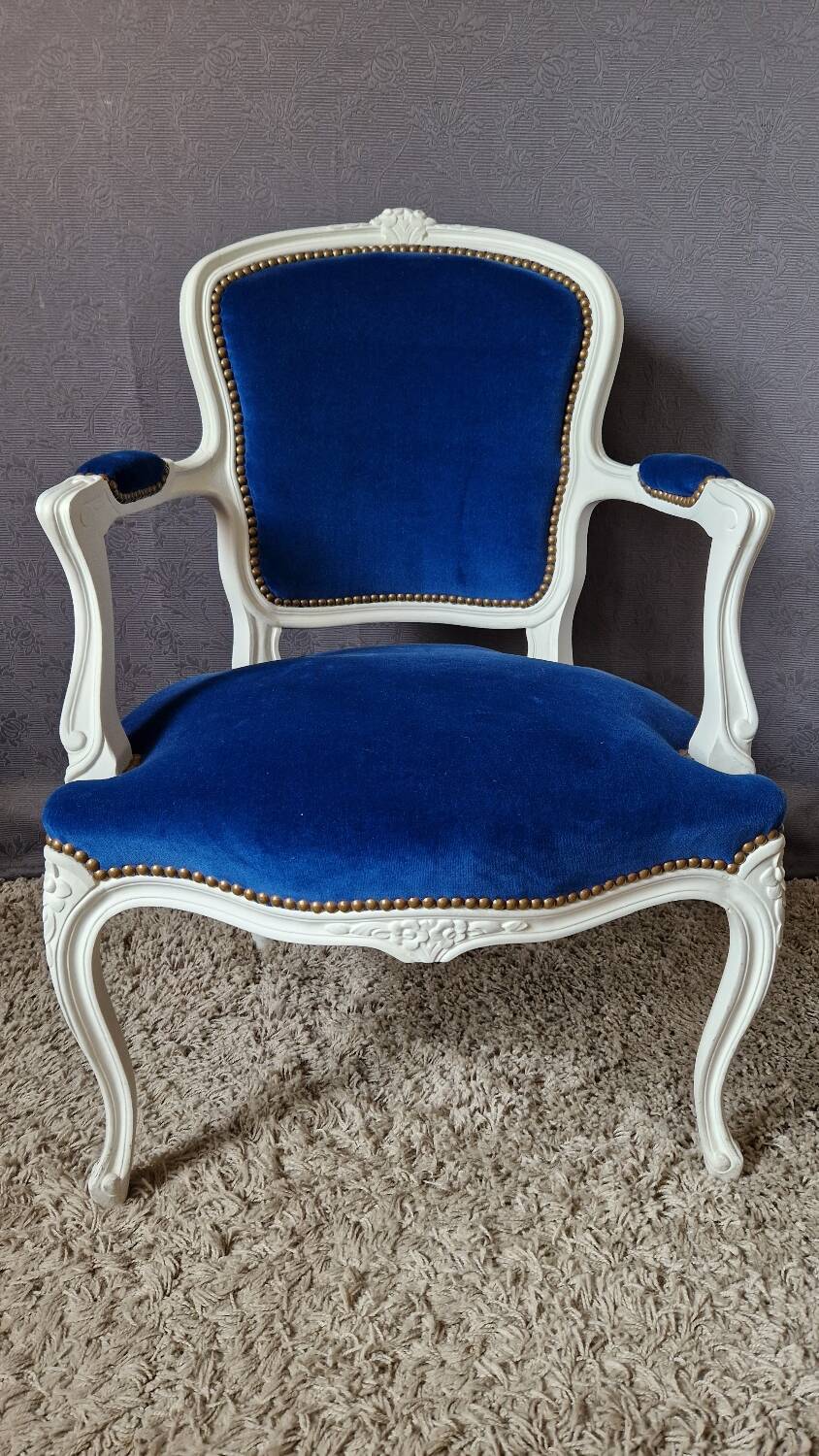 Weathered convertible armchair