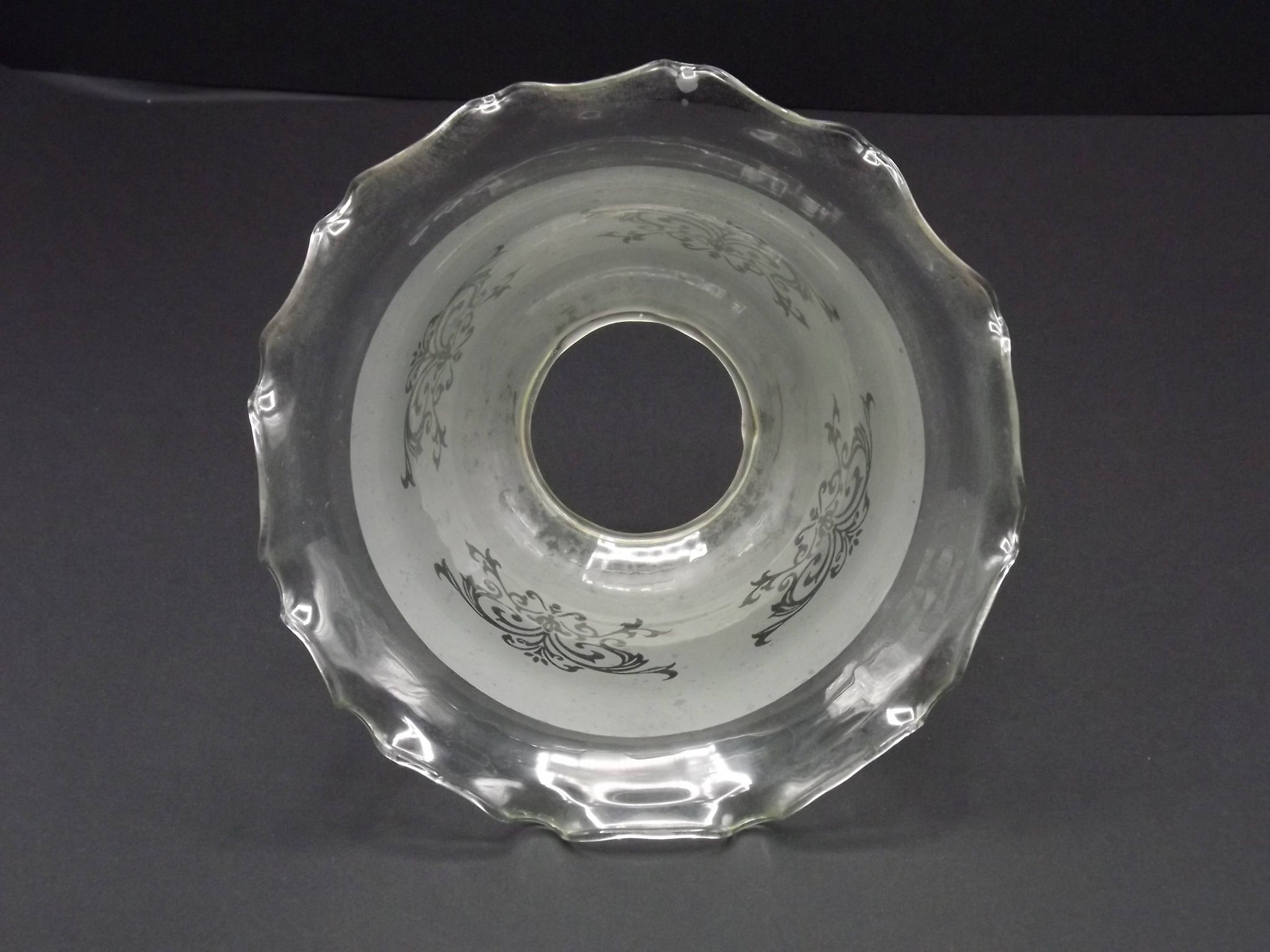 Set of 4 Victorian Style Bell-Shaped Glass Replacement Shades Frilled Edge