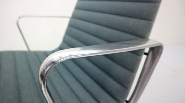 Charles eames Pour vitra Ea 116
