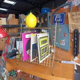 Table d’appoint porte vyniles