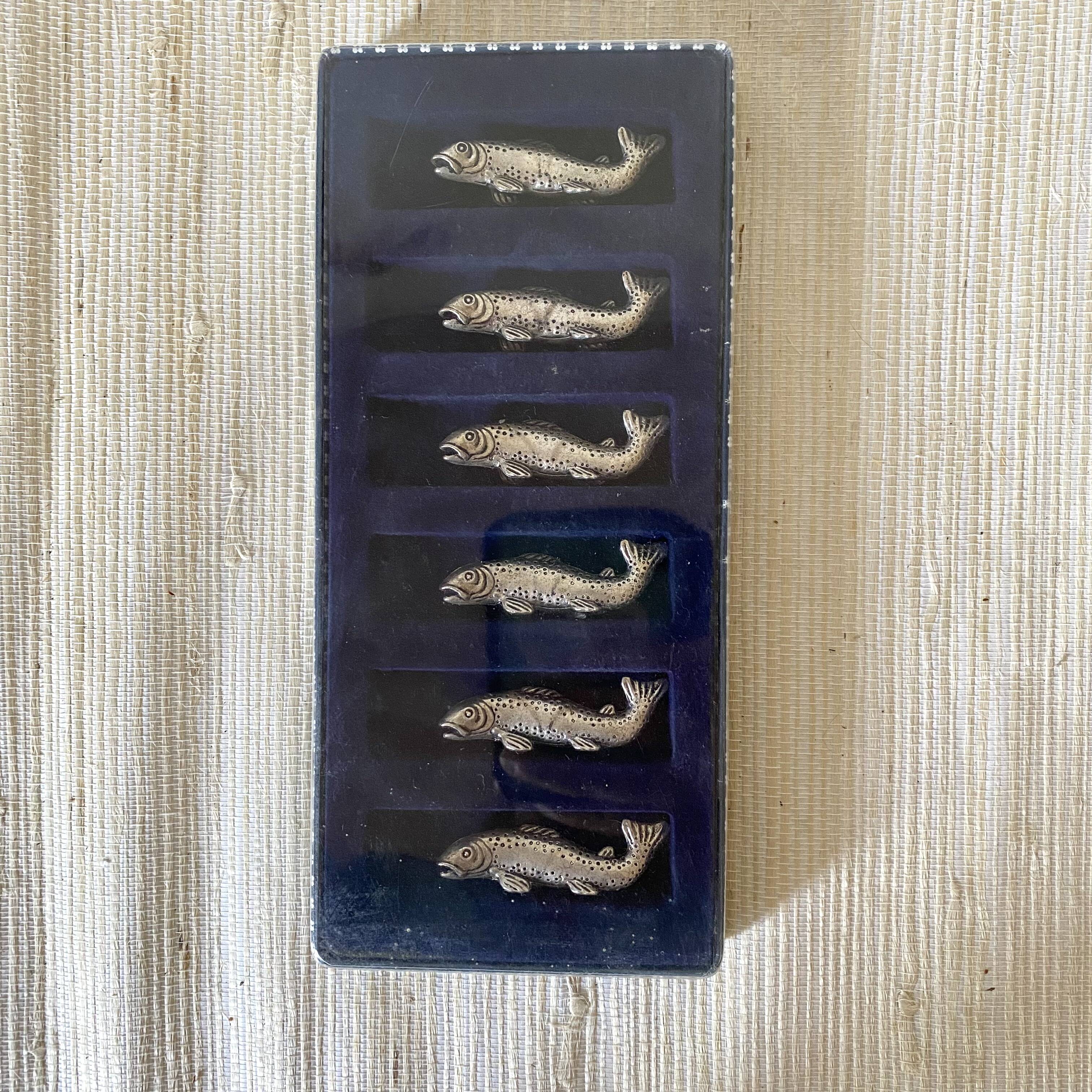 Silver metal fish knife holder