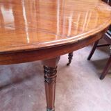 Round mahogany table - Early 20th century