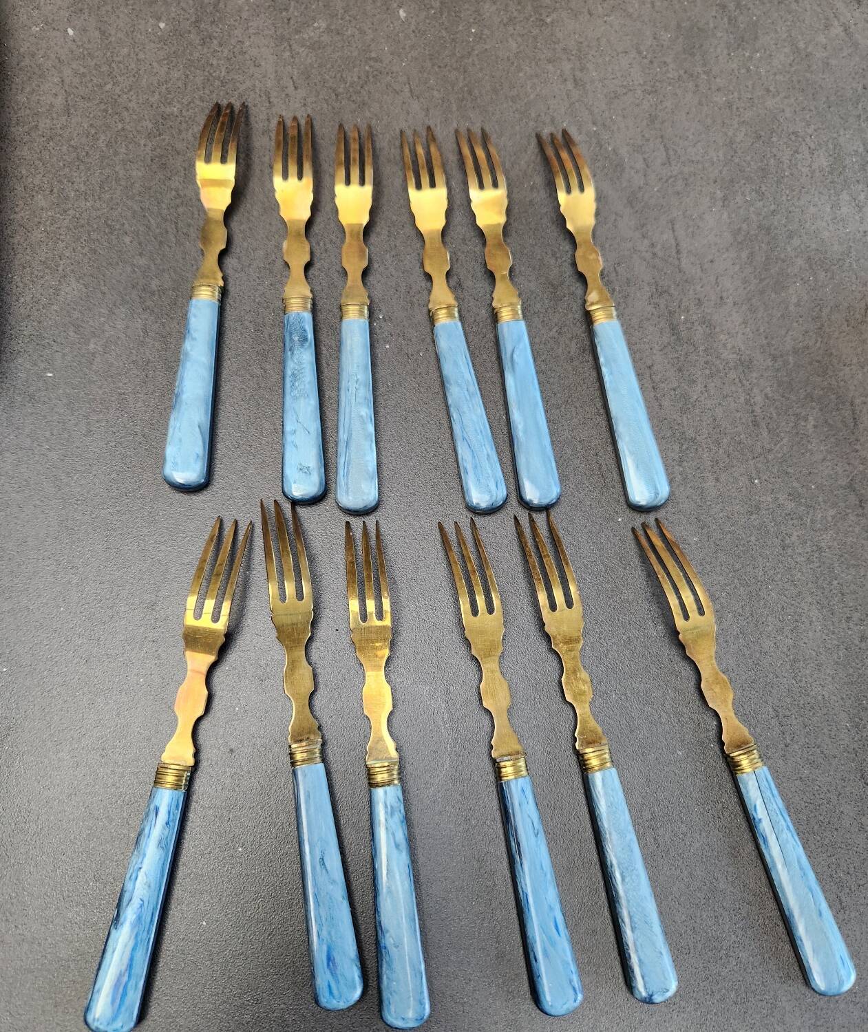 Coffret de 12 fourchettes à  gâteaux : benie victor
