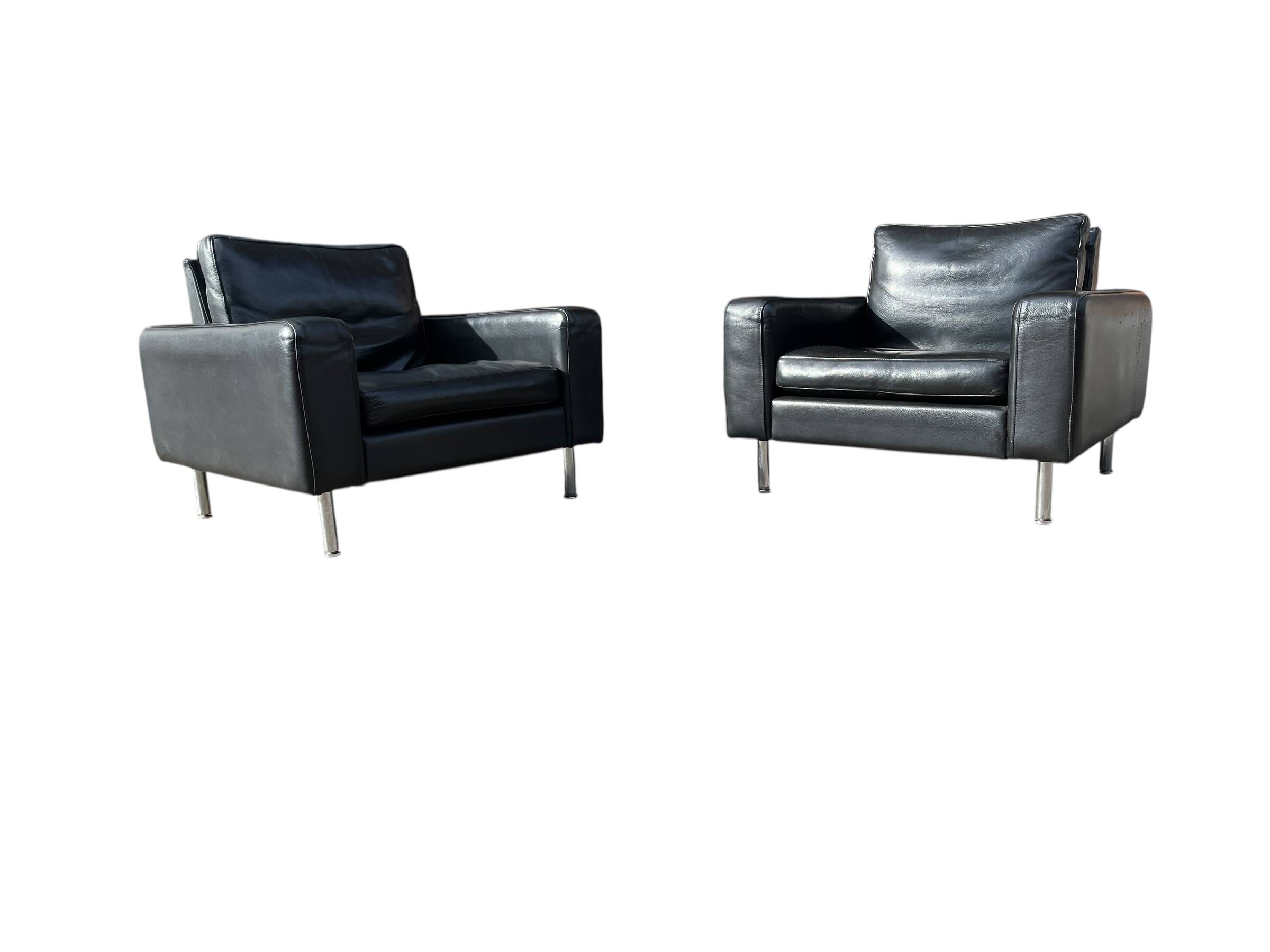 Lot de 2 fauteuils en cuir au design vintage