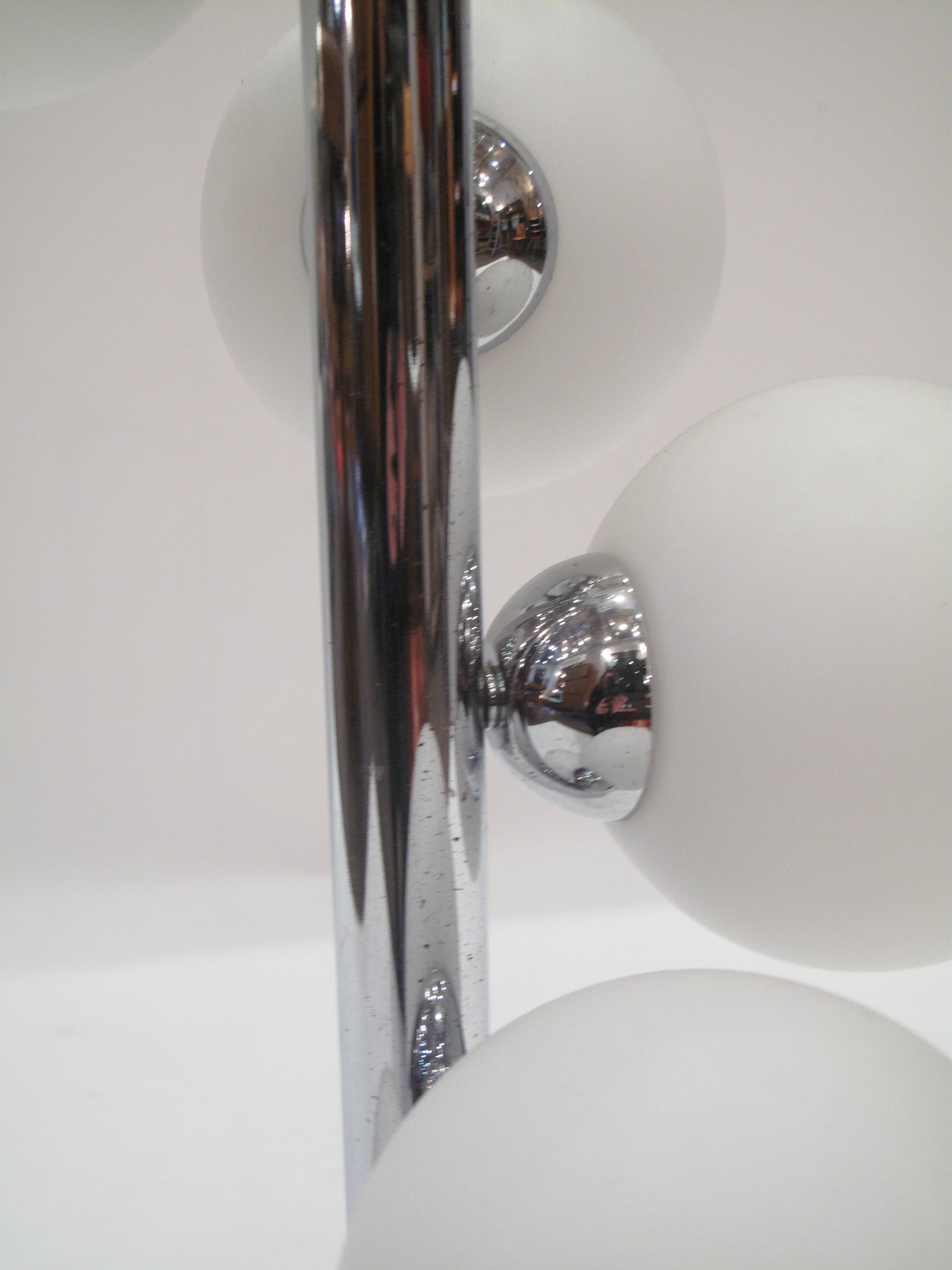 Chrome and white opaline suspension