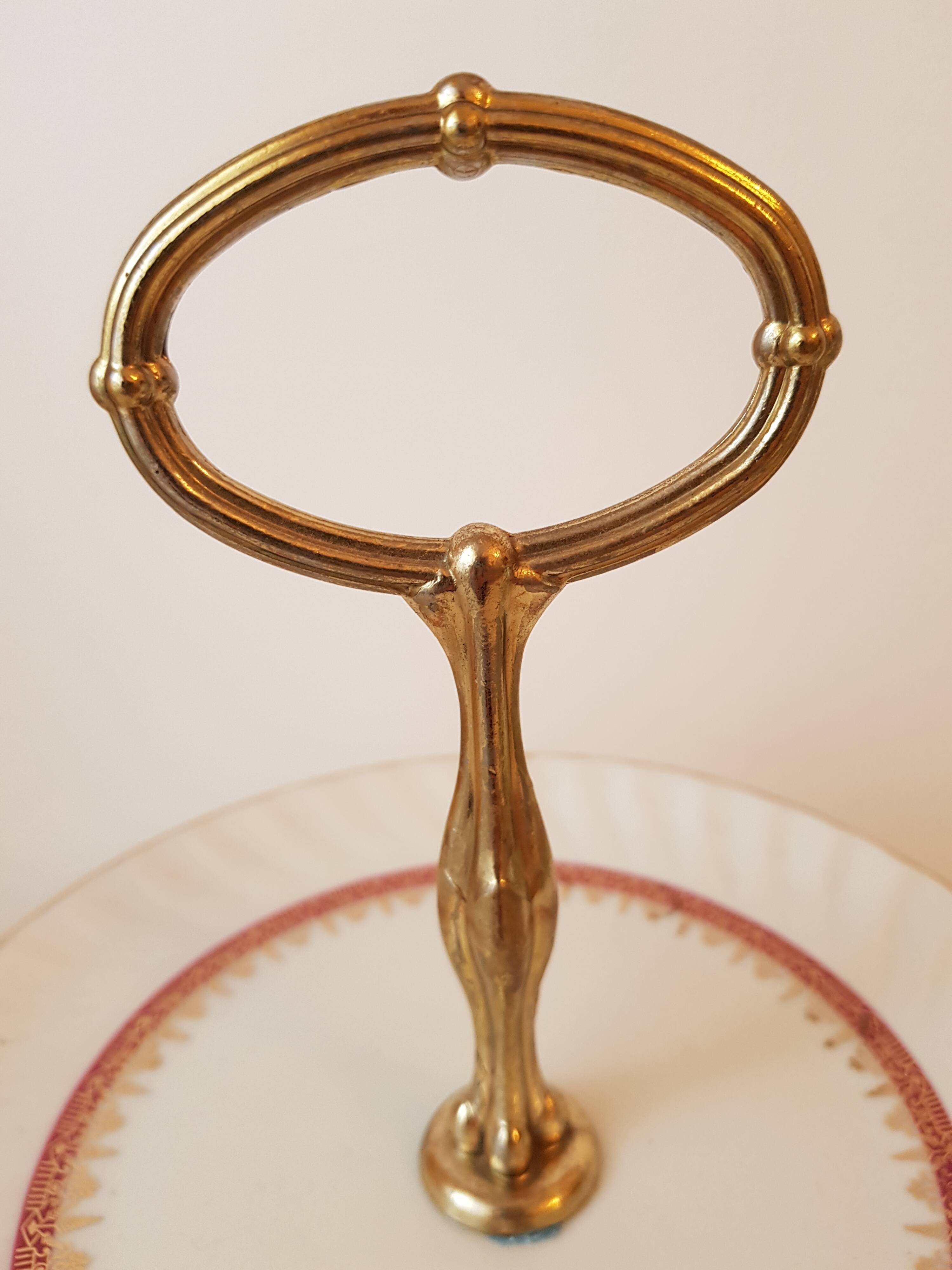 Mute servant, cake display, porcelain