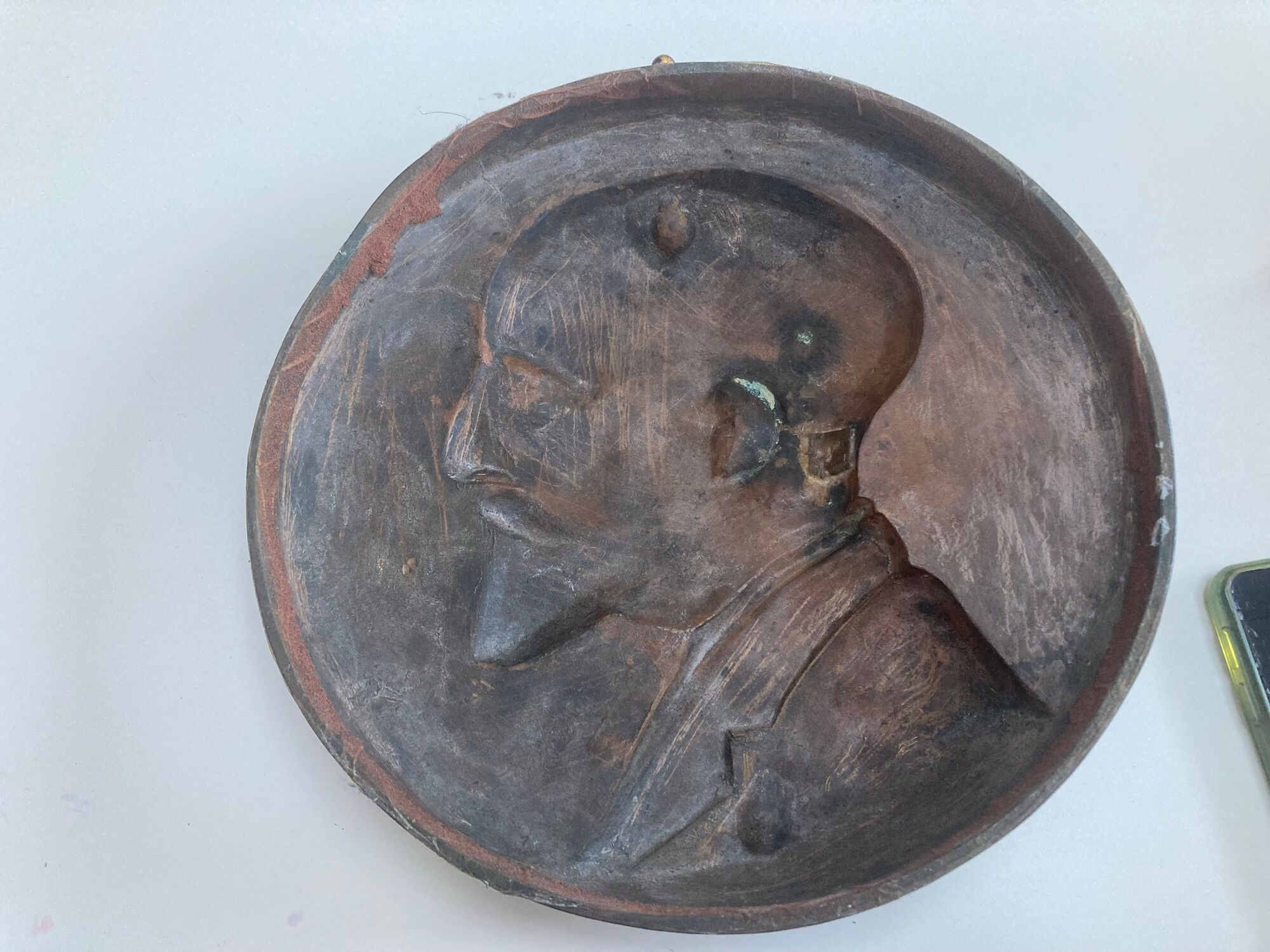Medallion bas-relief portrait man old bronze 24 cm 1.6 kg foundries Manures et Cie