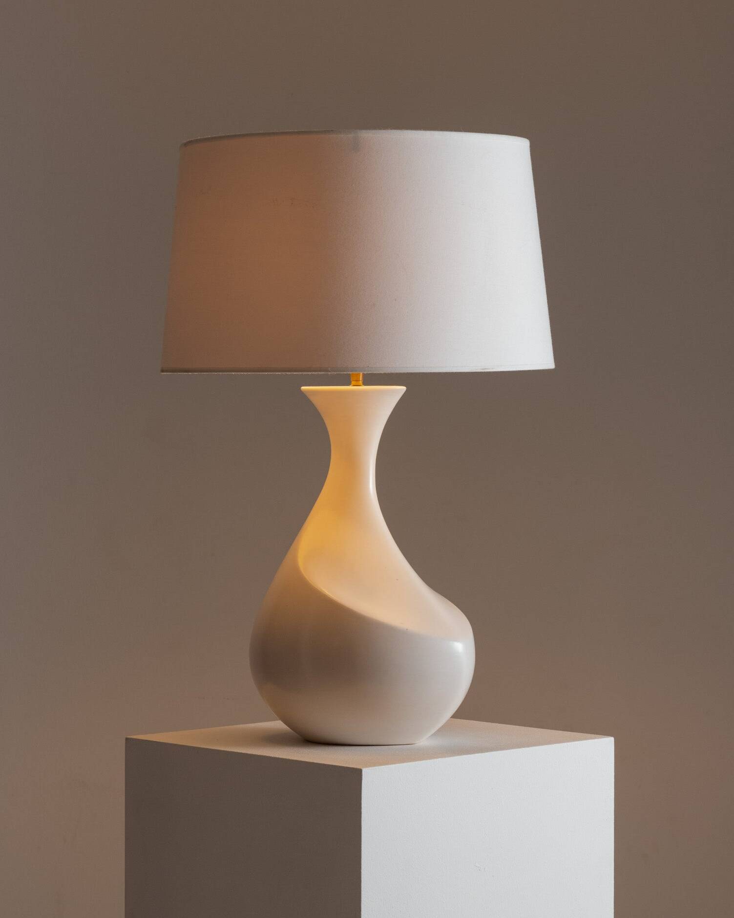 GALIBERT WHITE CERAMIC LAMP, 1960s
