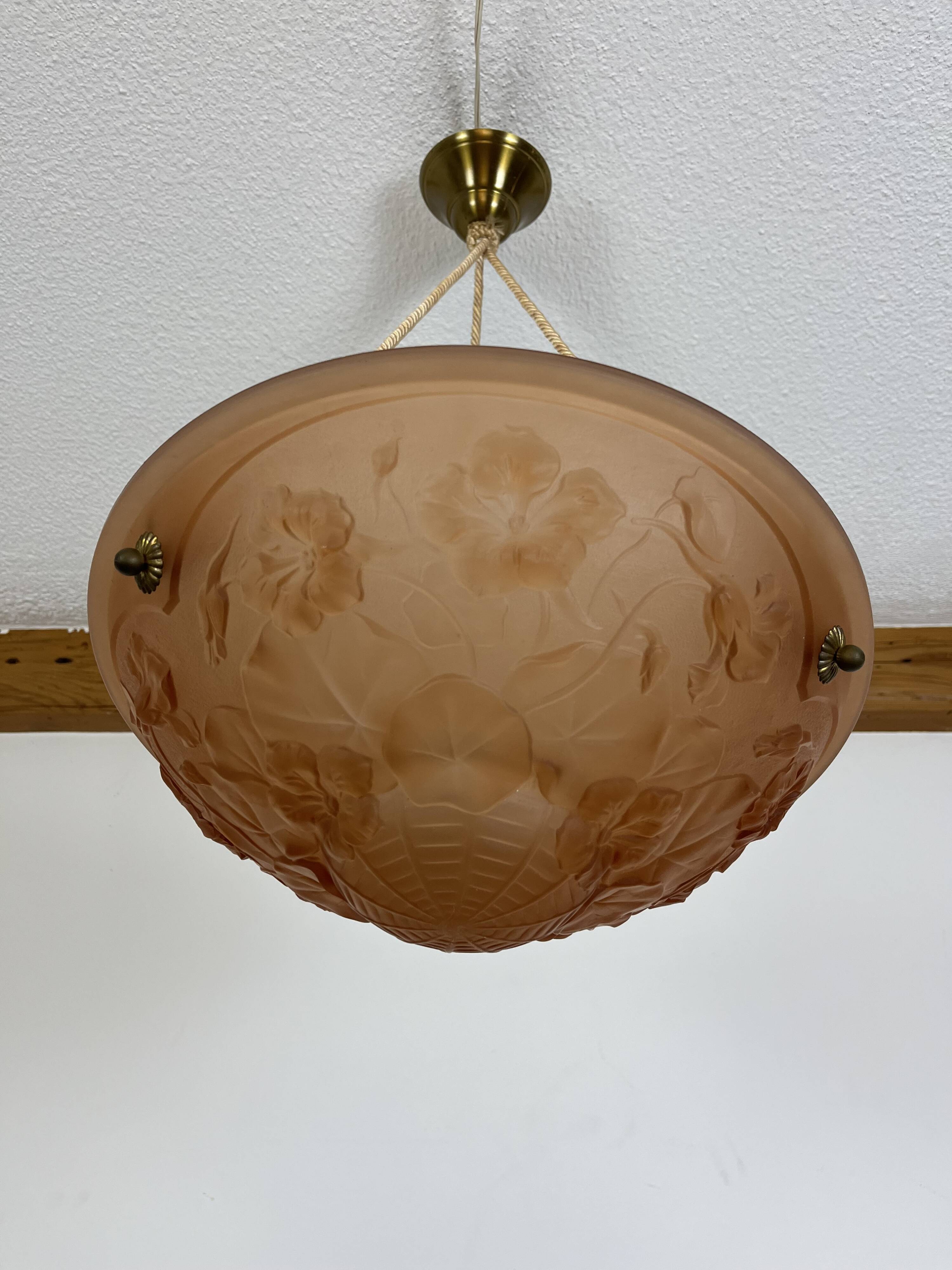 Art Deco floral vase pendant light in molded glass