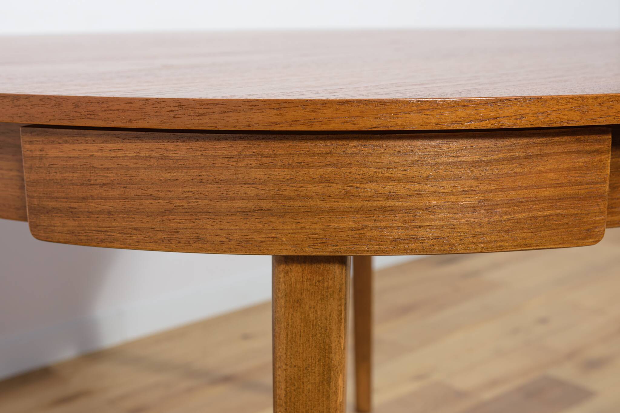 Mid century round extendable dining table and chairs from mcintosh, 1960s, set of 5