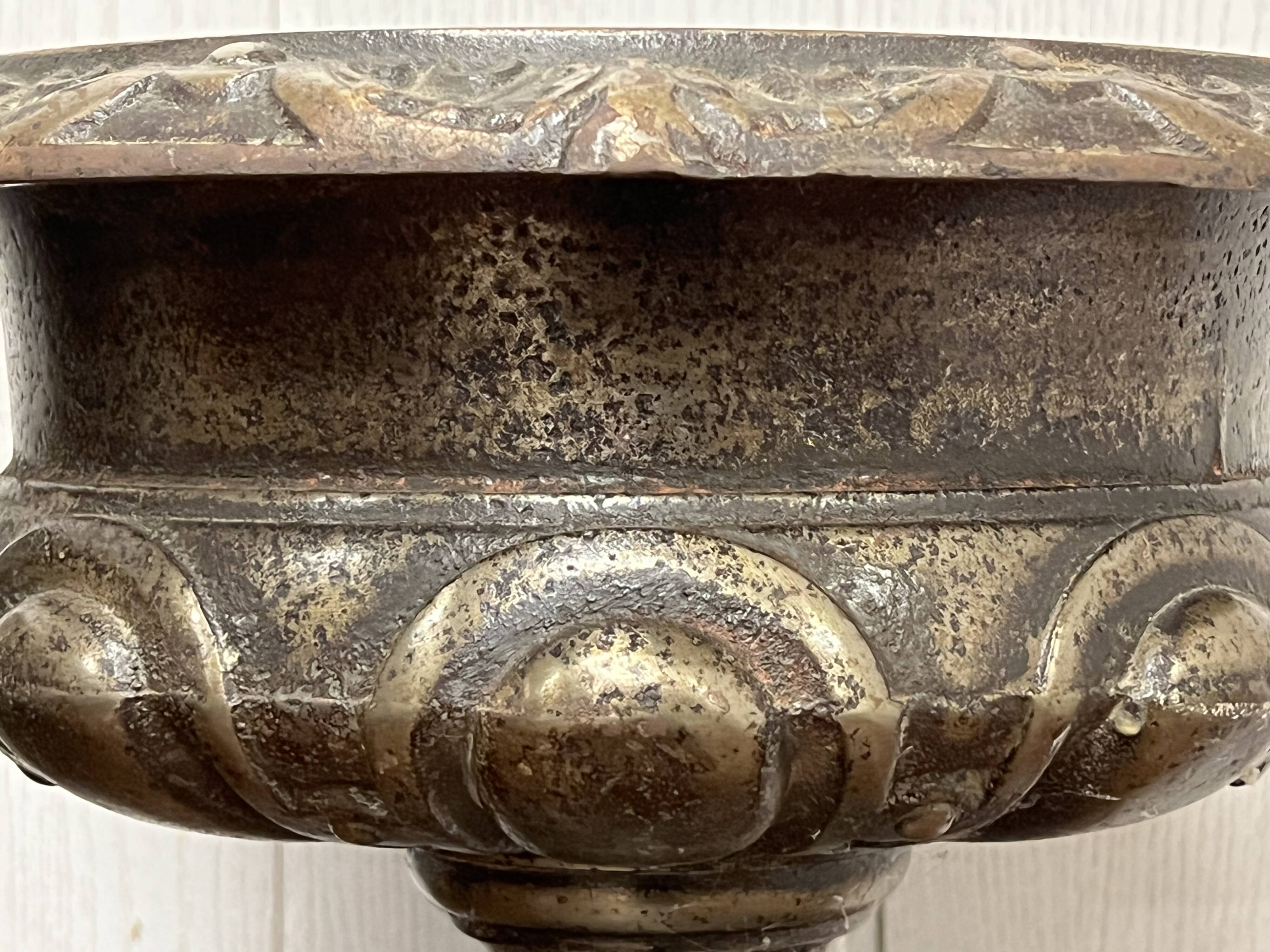 Pair of medicis vases/planters