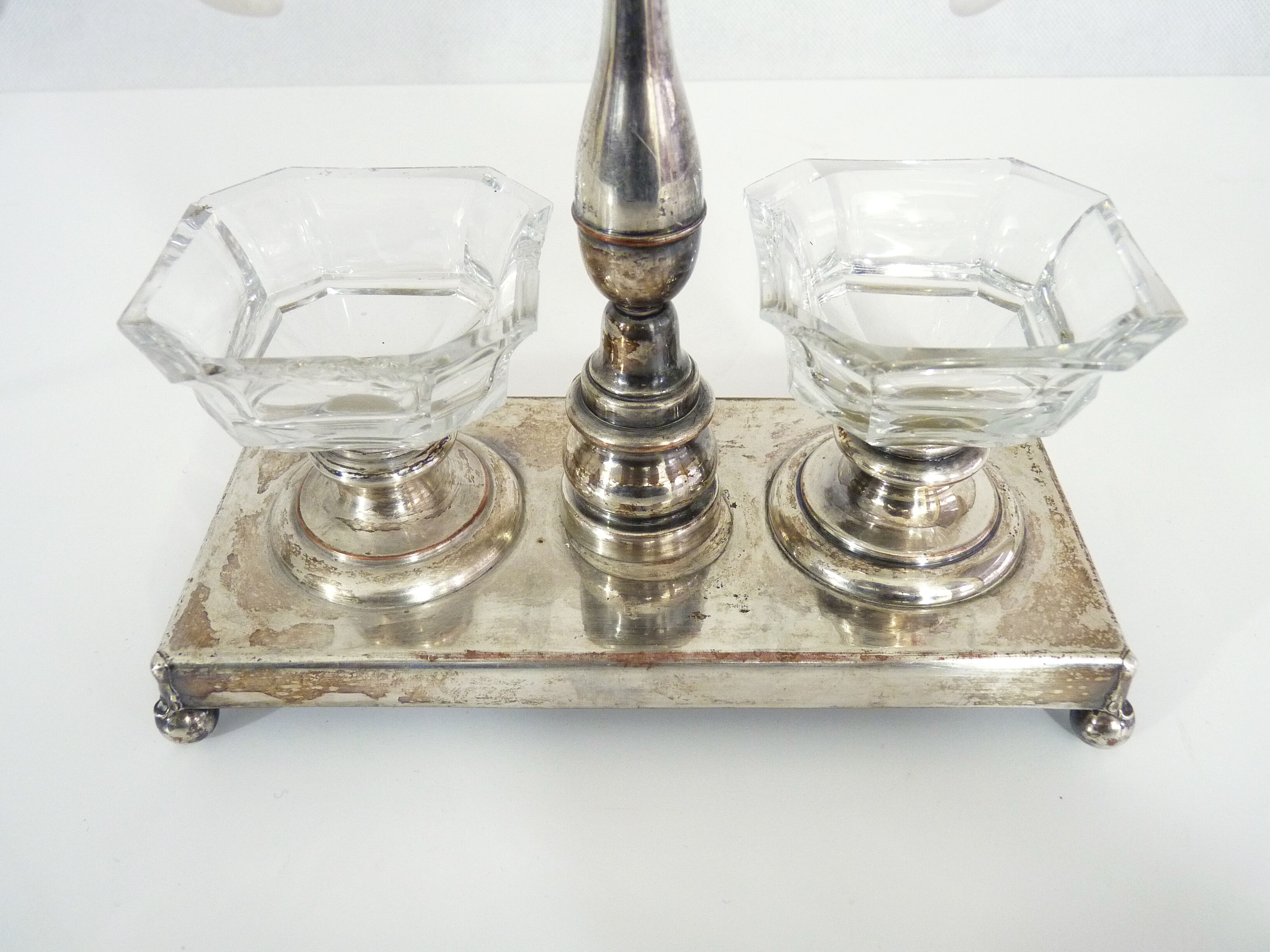 Art Deco ink lamp in silver metal and glass paste tulip. Anne 30