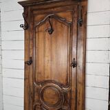 Wall-mounted locker in walnut