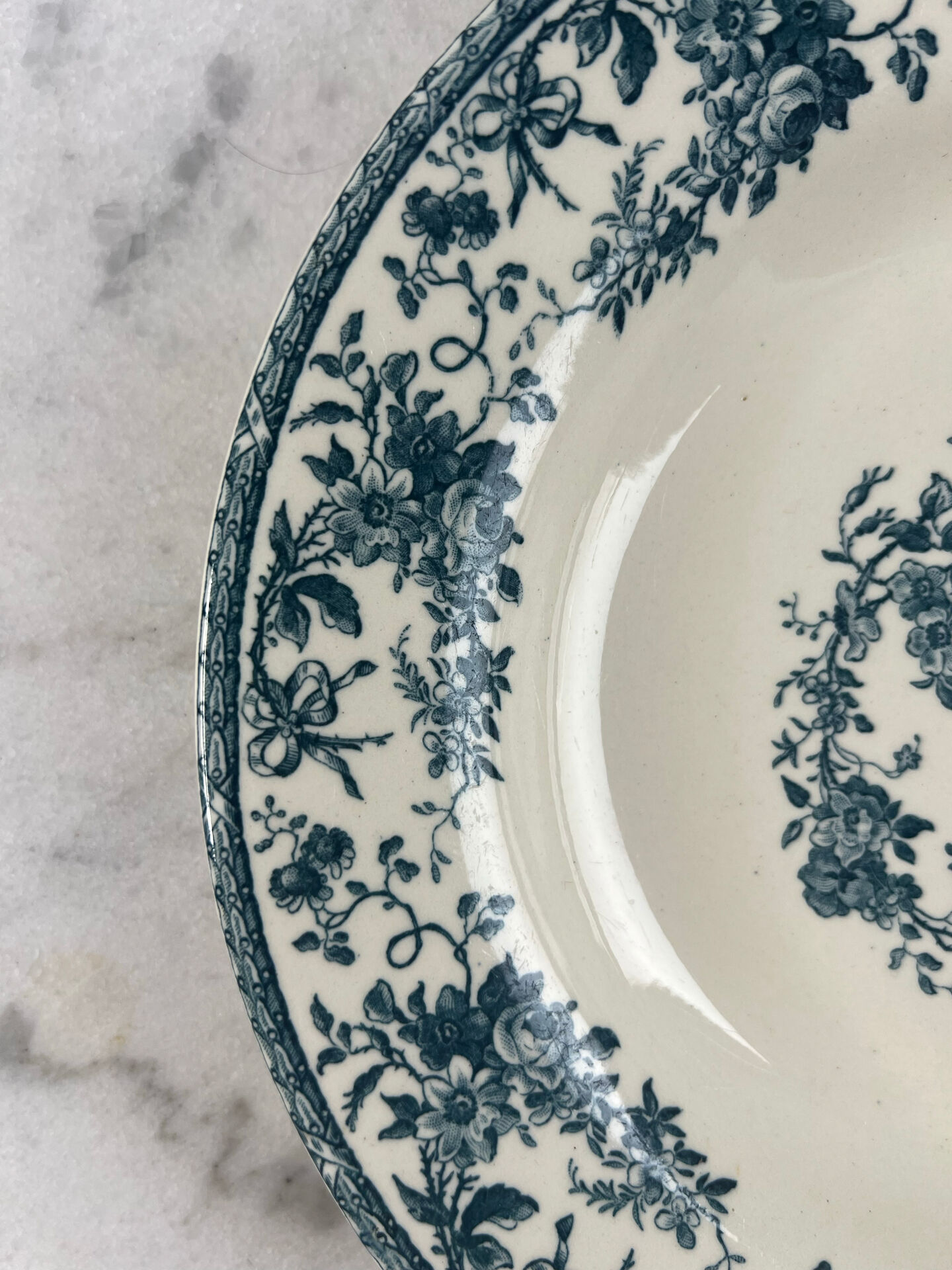Ironstone gien 1875 bouquet of roses collection deep plate
