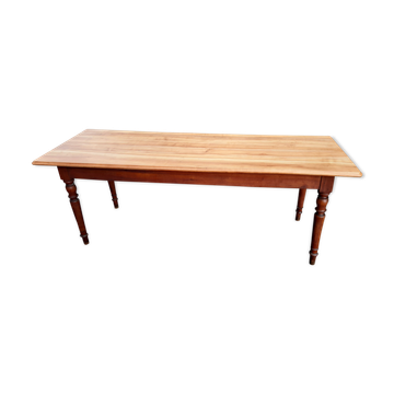 Farm table
