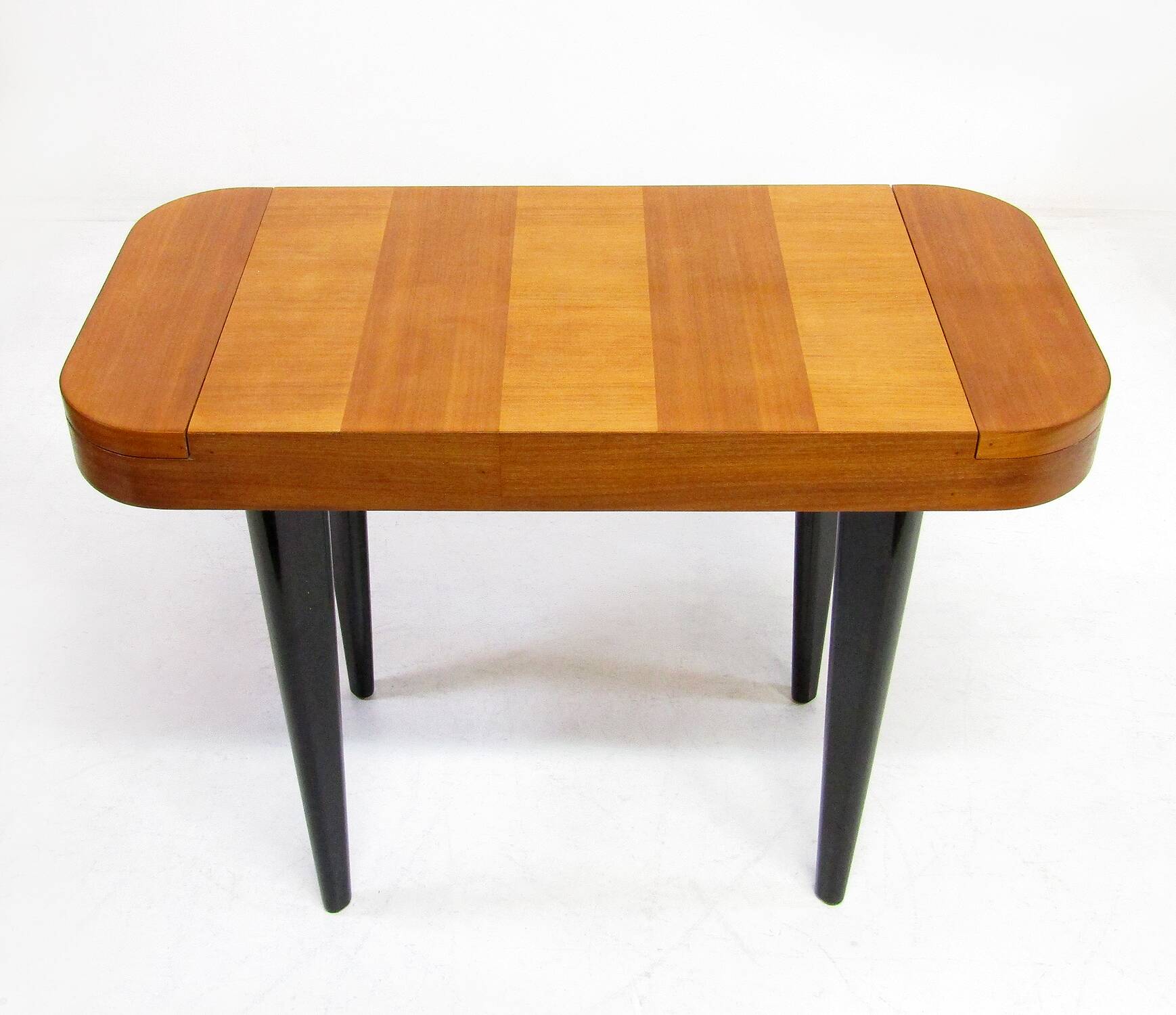 Two Paldao Line Art Deco End Tables By Gilbert Rohde For Herman Miller, C 1940