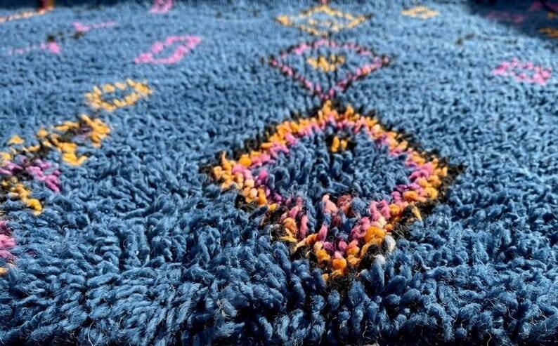 Tapis Handmade Marocain bleu décoré 200cmx300cm