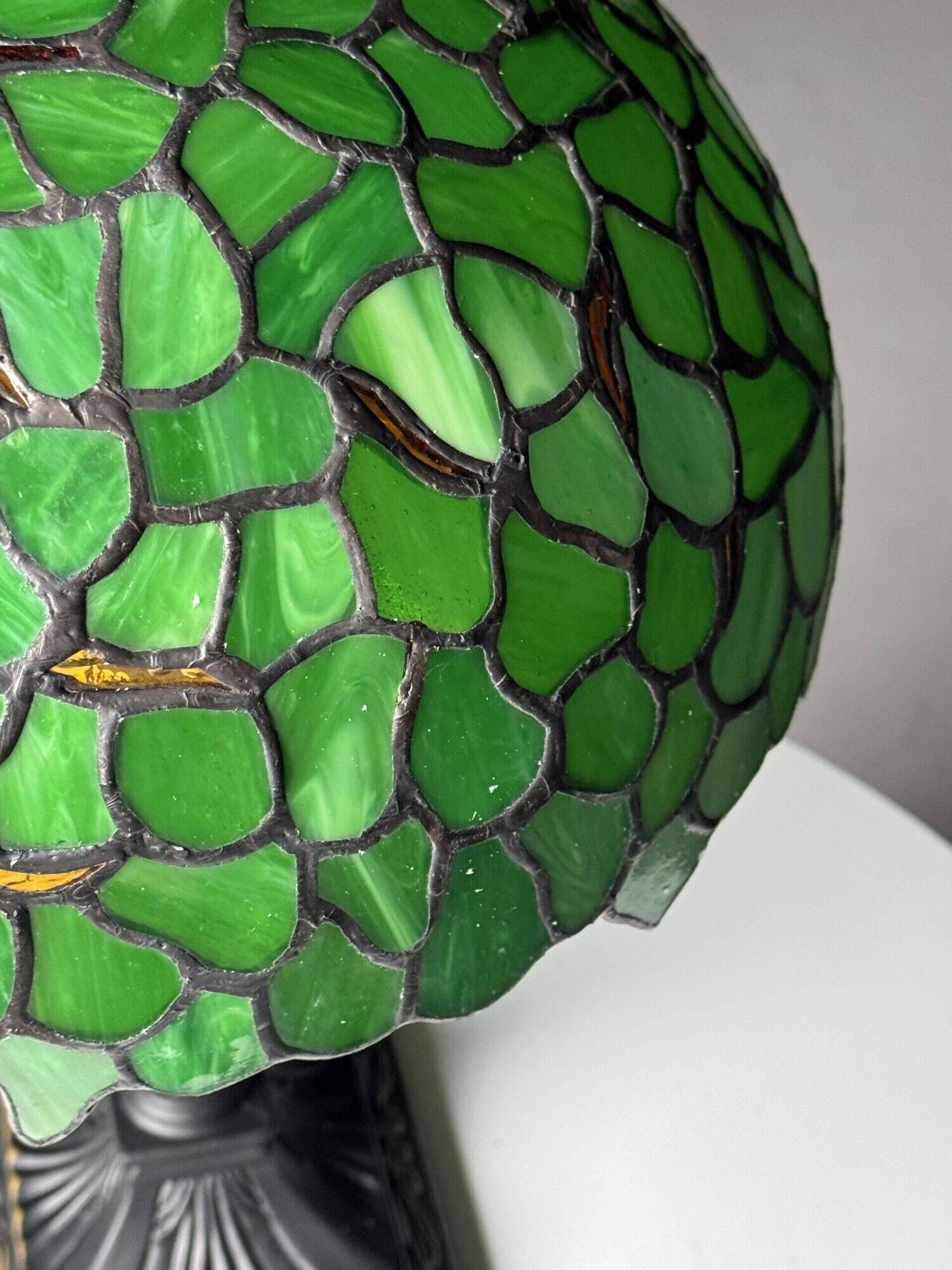 Tiffany style table lamp green