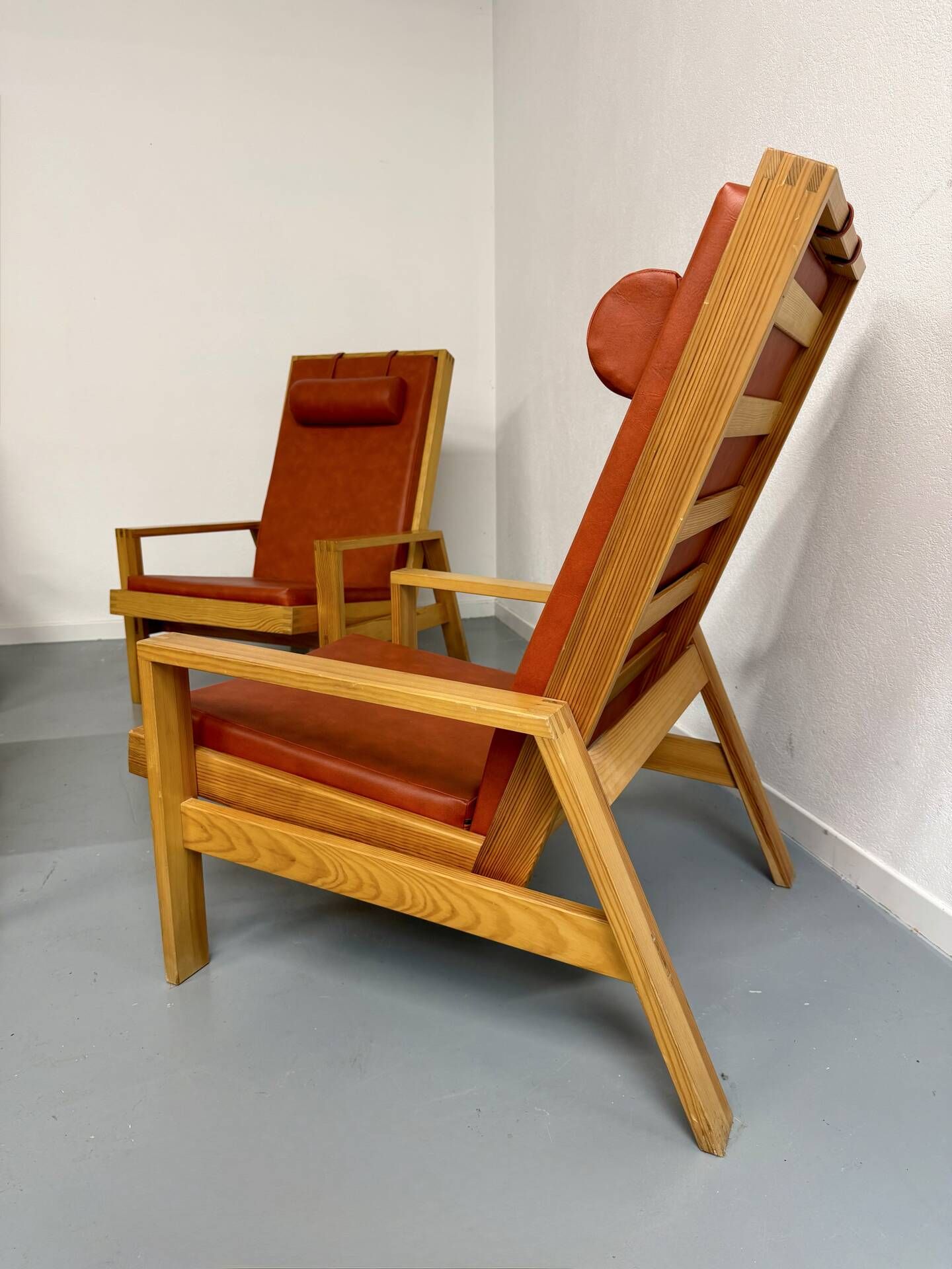 Ensemble salon en pin 3 fauteuils lounge et table design scandinave 70